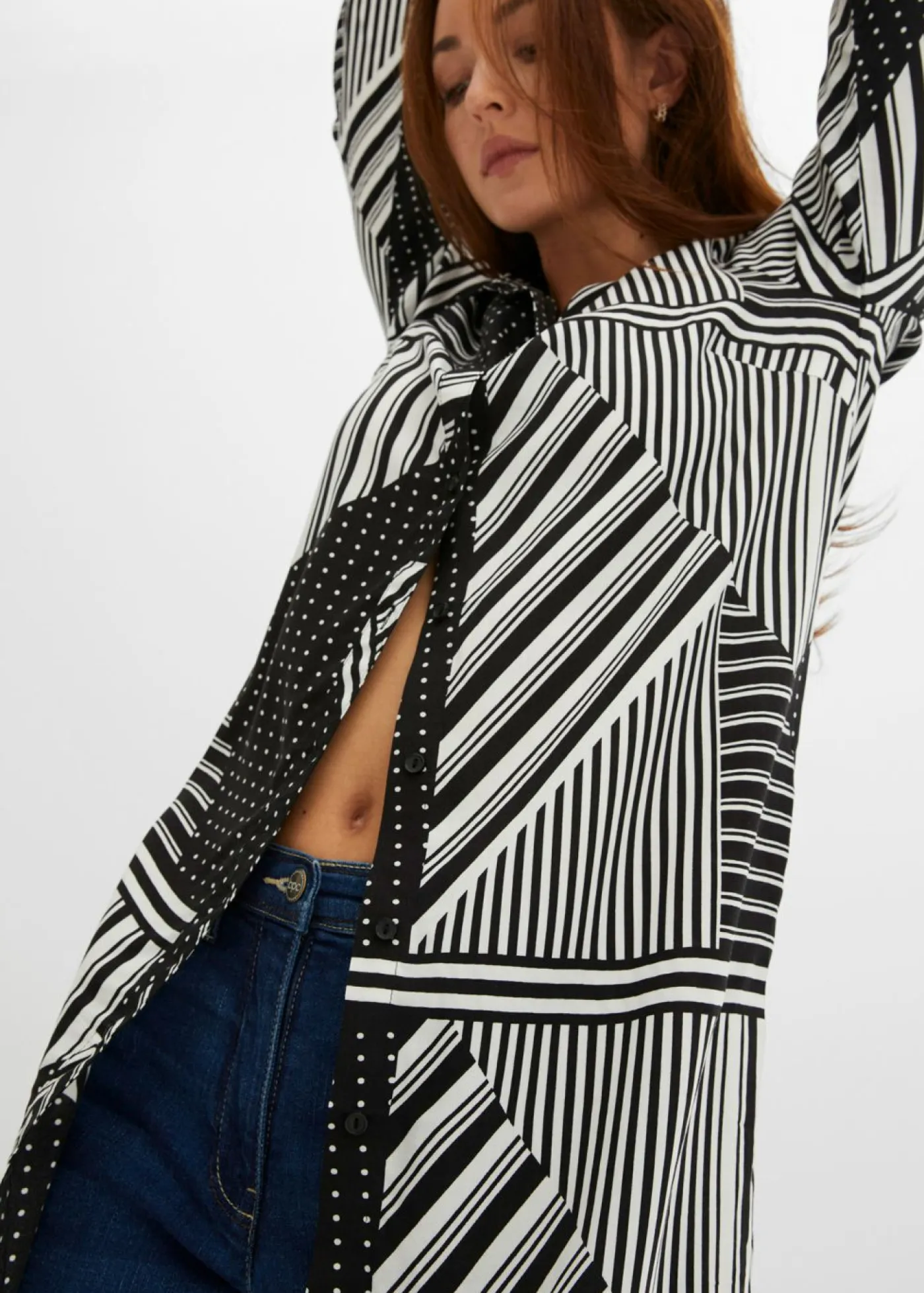 bonprix bonprix Camisas Y Blusas>Blusa larga Negro-blanco con estampado gráfico