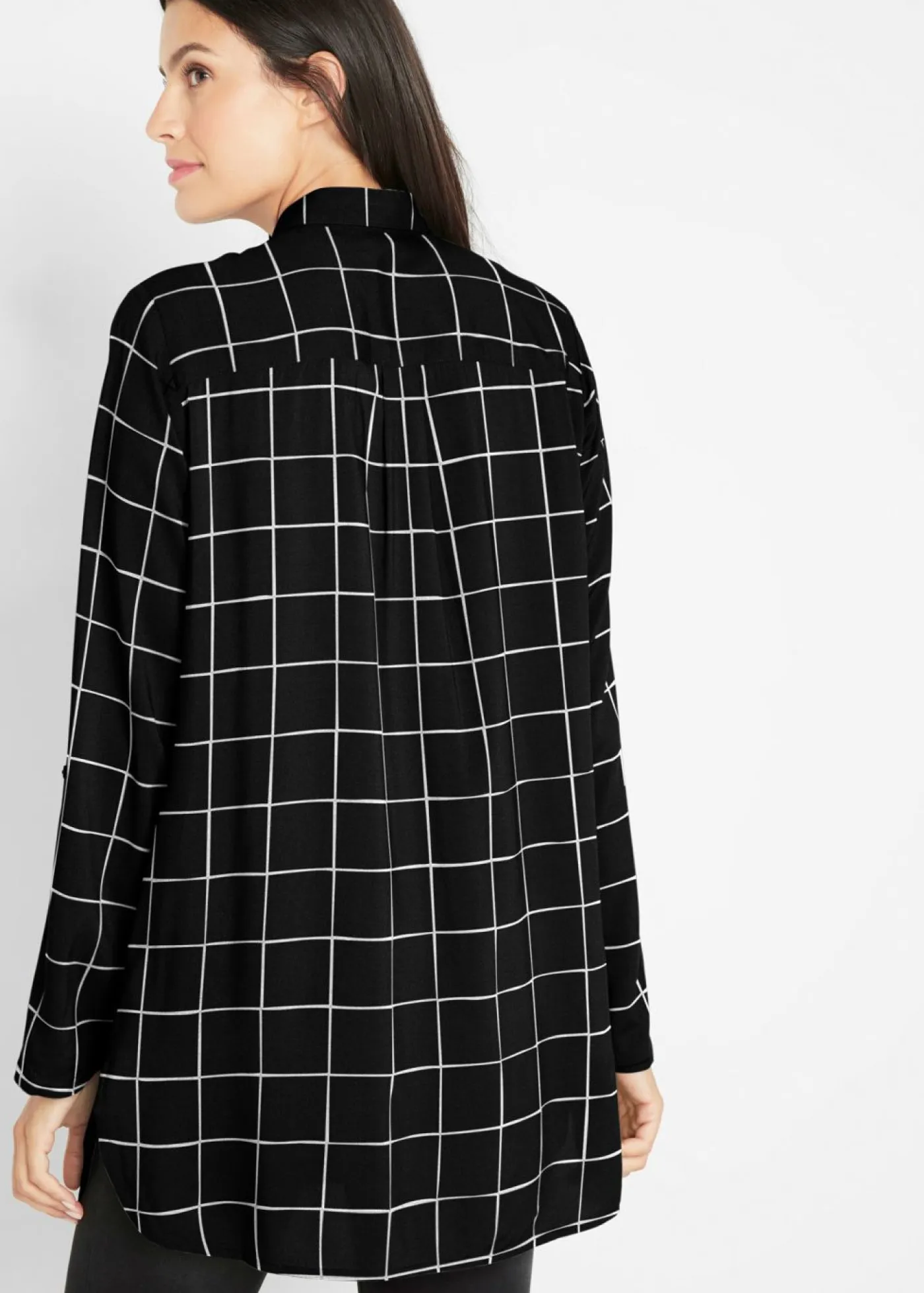 bonprix bonprix Camisas Y Blusas>Blusa larga de cuadros con bolsillos Negro-blanco lana de cuadros