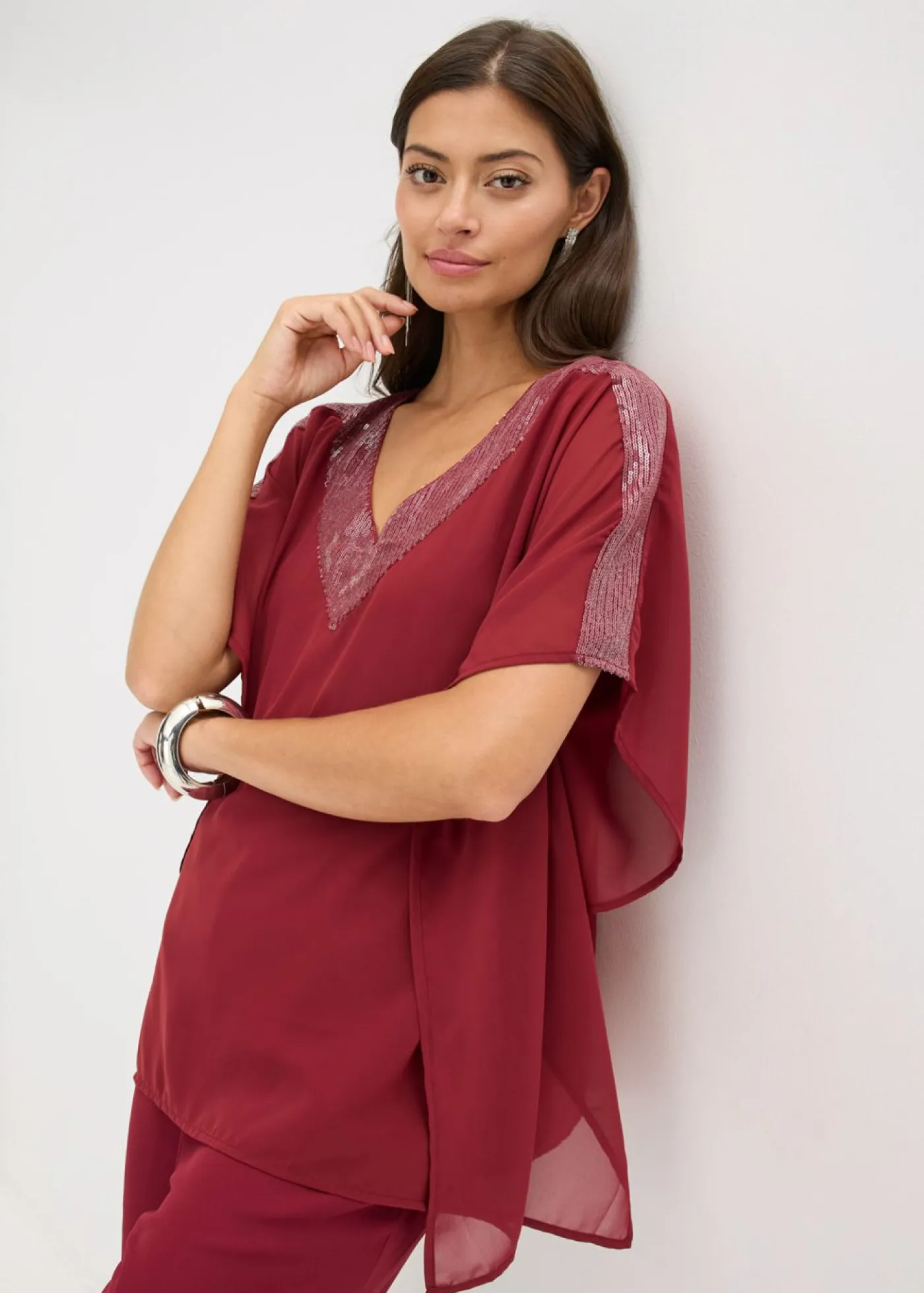 bonprix bonprix Camisas Y Blusas|Ropa Elegante>Blusa oversize con inserción de lentejuelas Rojo rubí