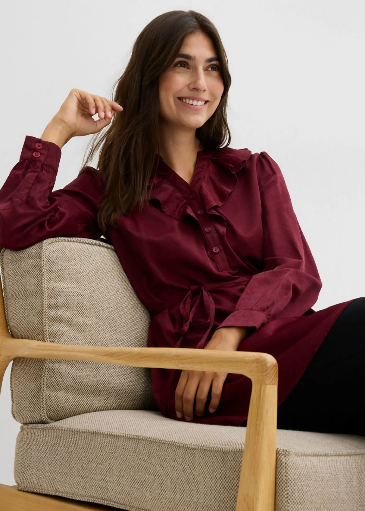 bonprix bonprix Premamá>Blusa premamá de satén fluido mora oscuro