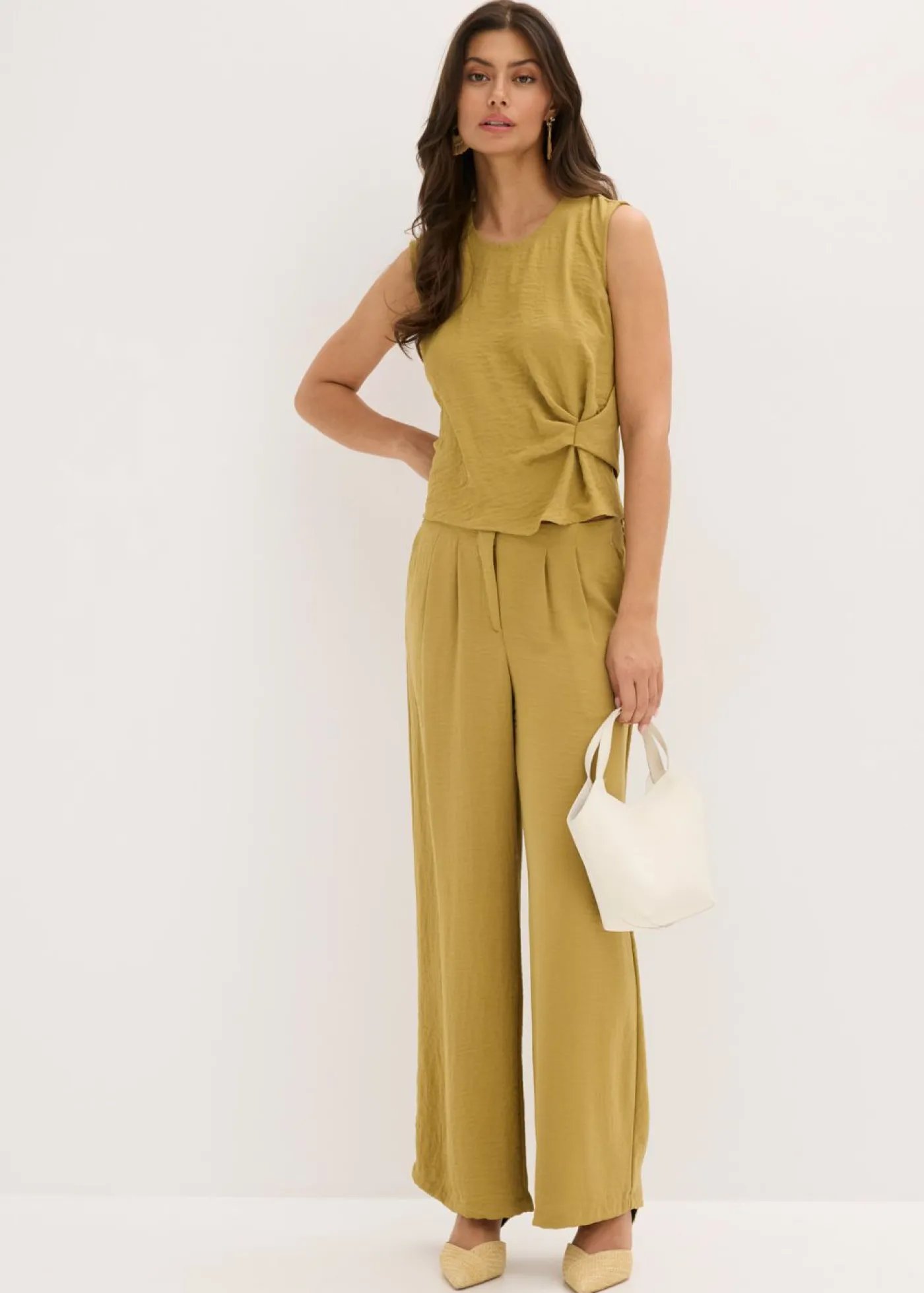 bonprix bonprix Camisas Y Blusas|Camisetas>Blusa sin mangas con nudos verde oliva mate