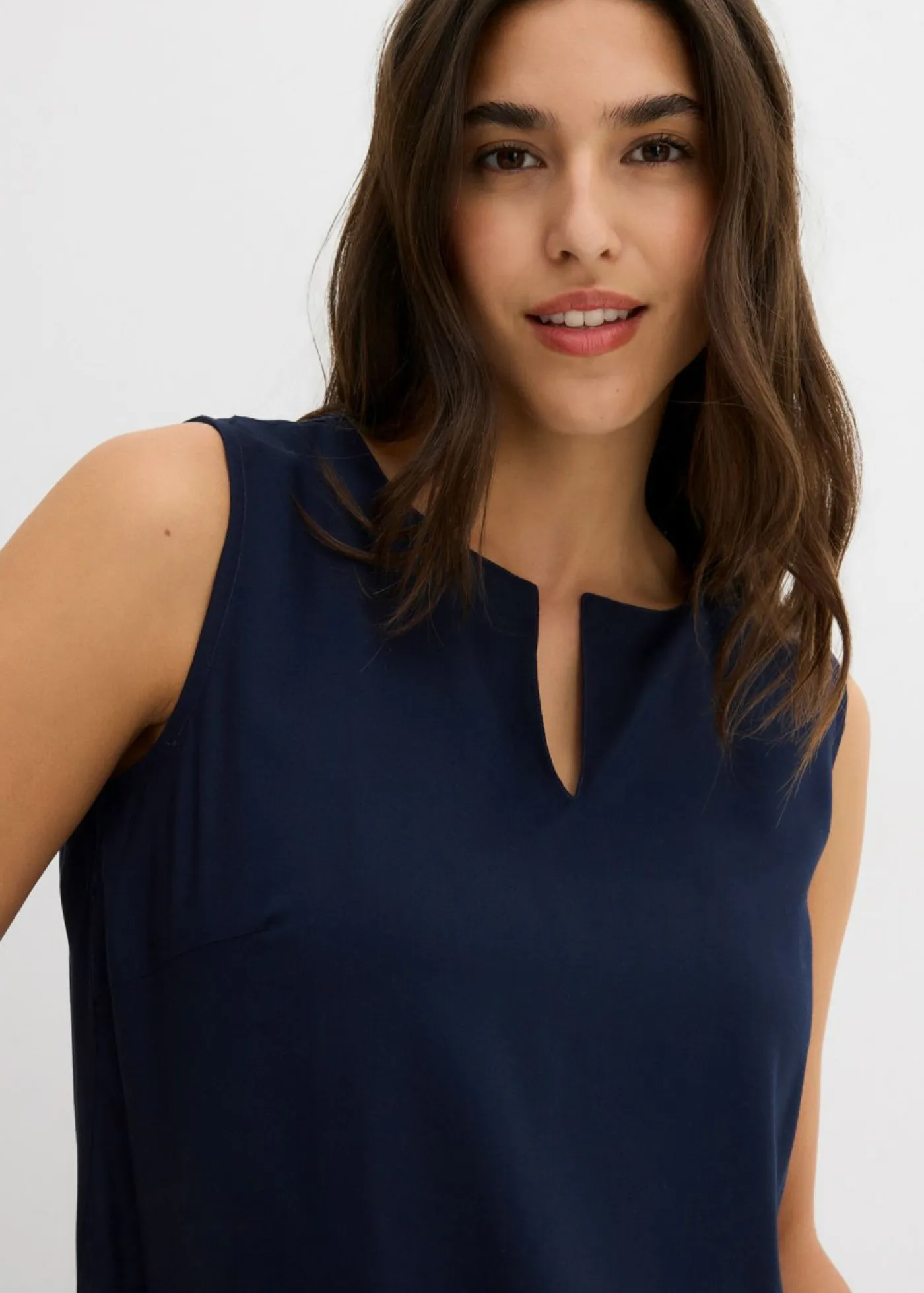 bonprix bonprix Camisas Y Blusas|Camisetas>Blusa sin mangas de viscosa suave Azul marino