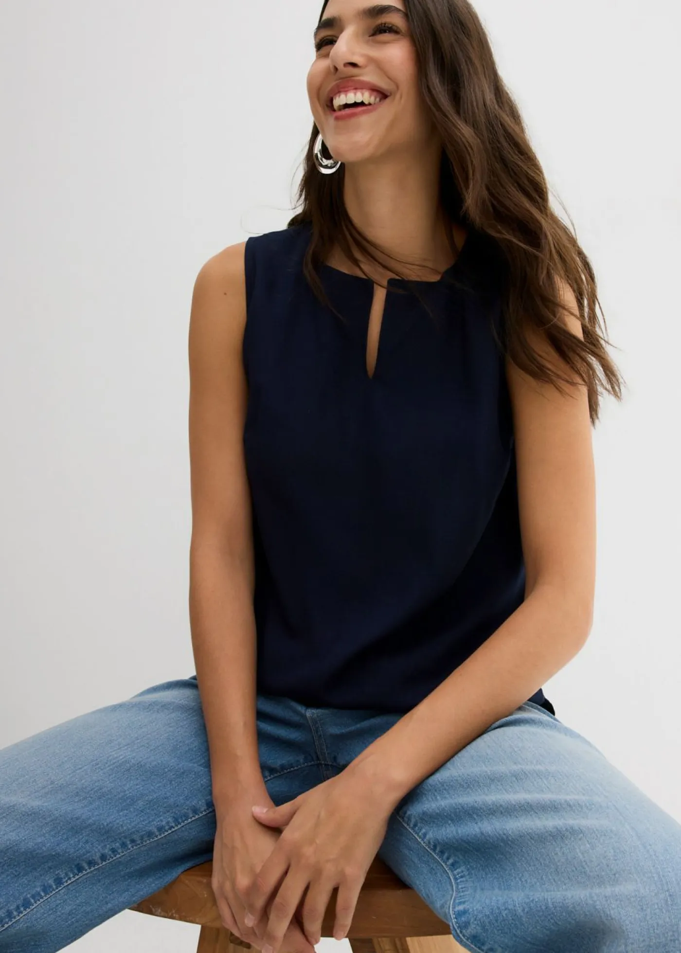 bonprix bonprix Camisas Y Blusas|Camisetas>Blusa sin mangas de viscosa suave Azul marino