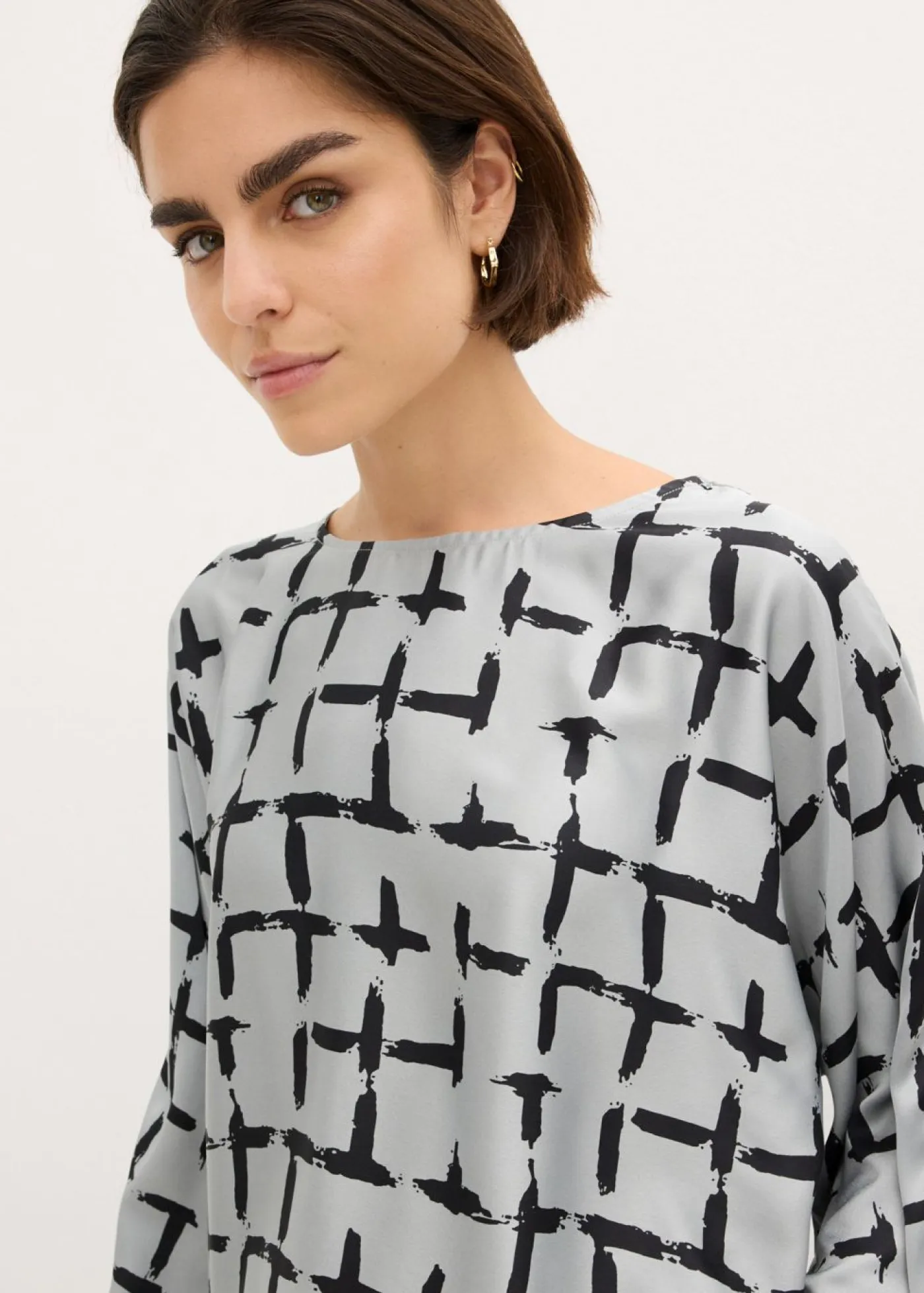 bonprix bonprix Camisas Y Blusas>Blusa tipo túnica con mangas de murciélago gris plata-negro