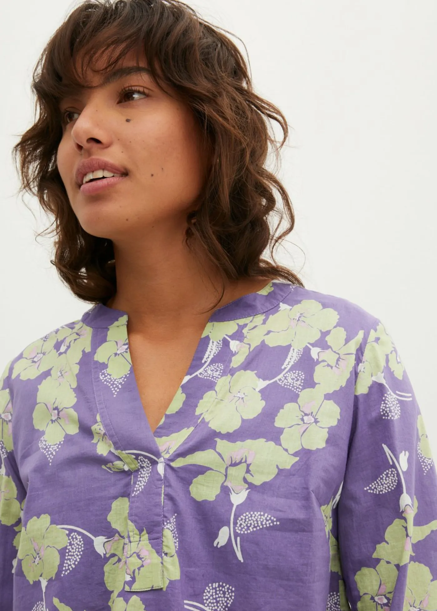 bonprix bonprix Camisas Y Blusas>Blusa tipo túnica de algodón puro Índigo claro de flores