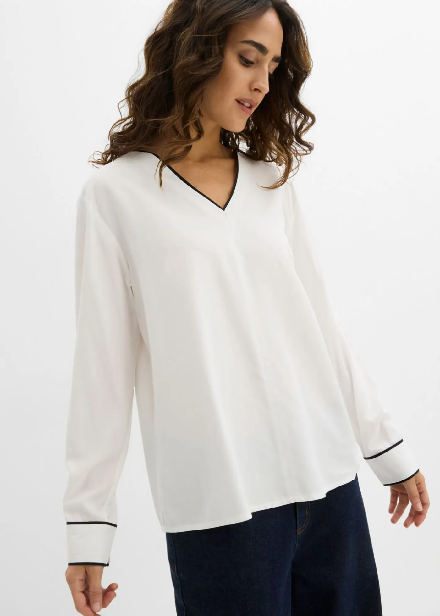 bonprix bonprix Camisas Y Blusas>Blusa tipo túnica de viscosa fluida Blanco lana-negro