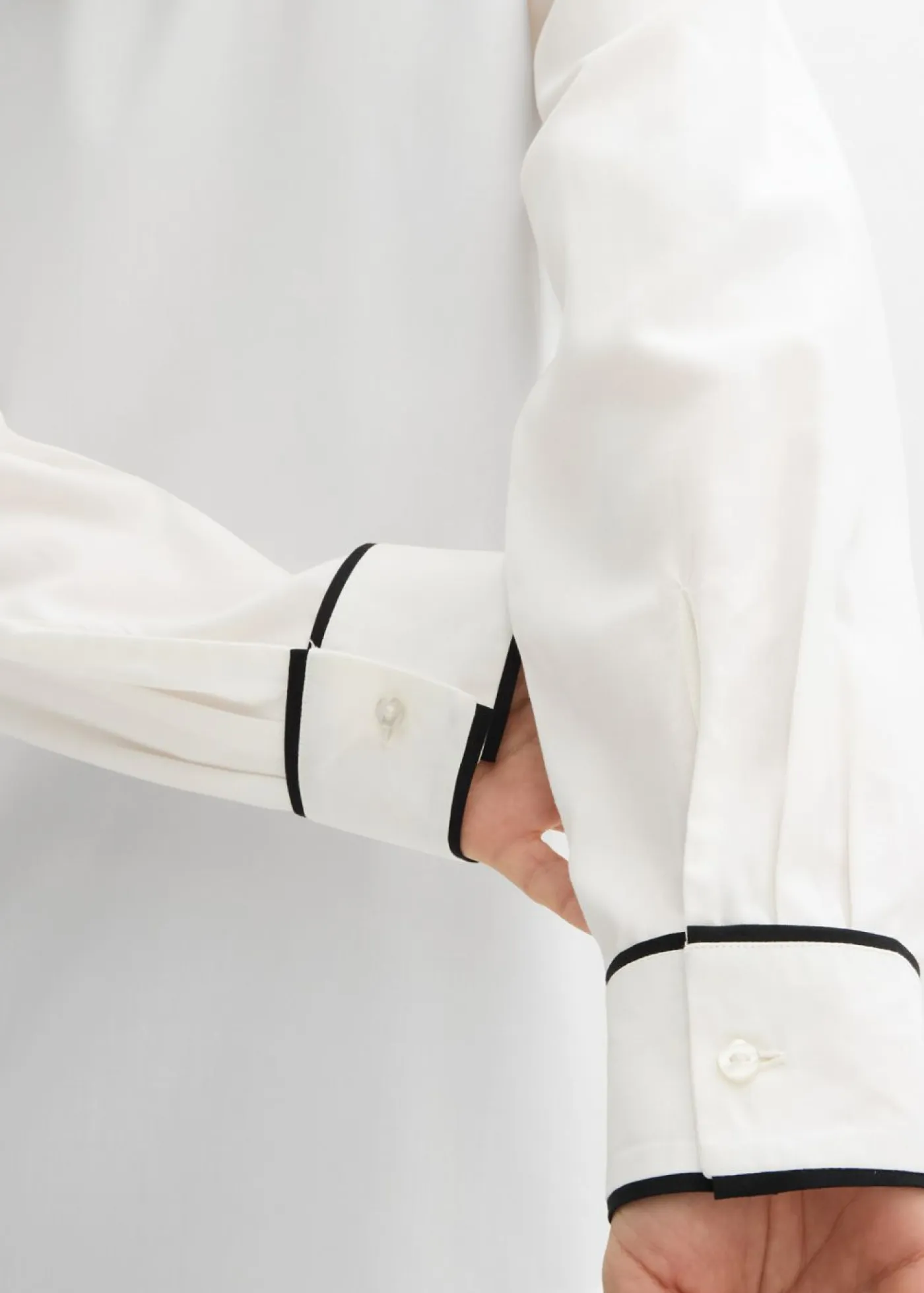 bonprix bonprix Camisas Y Blusas>Blusa tipo túnica de viscosa fluida Blanco lana-negro