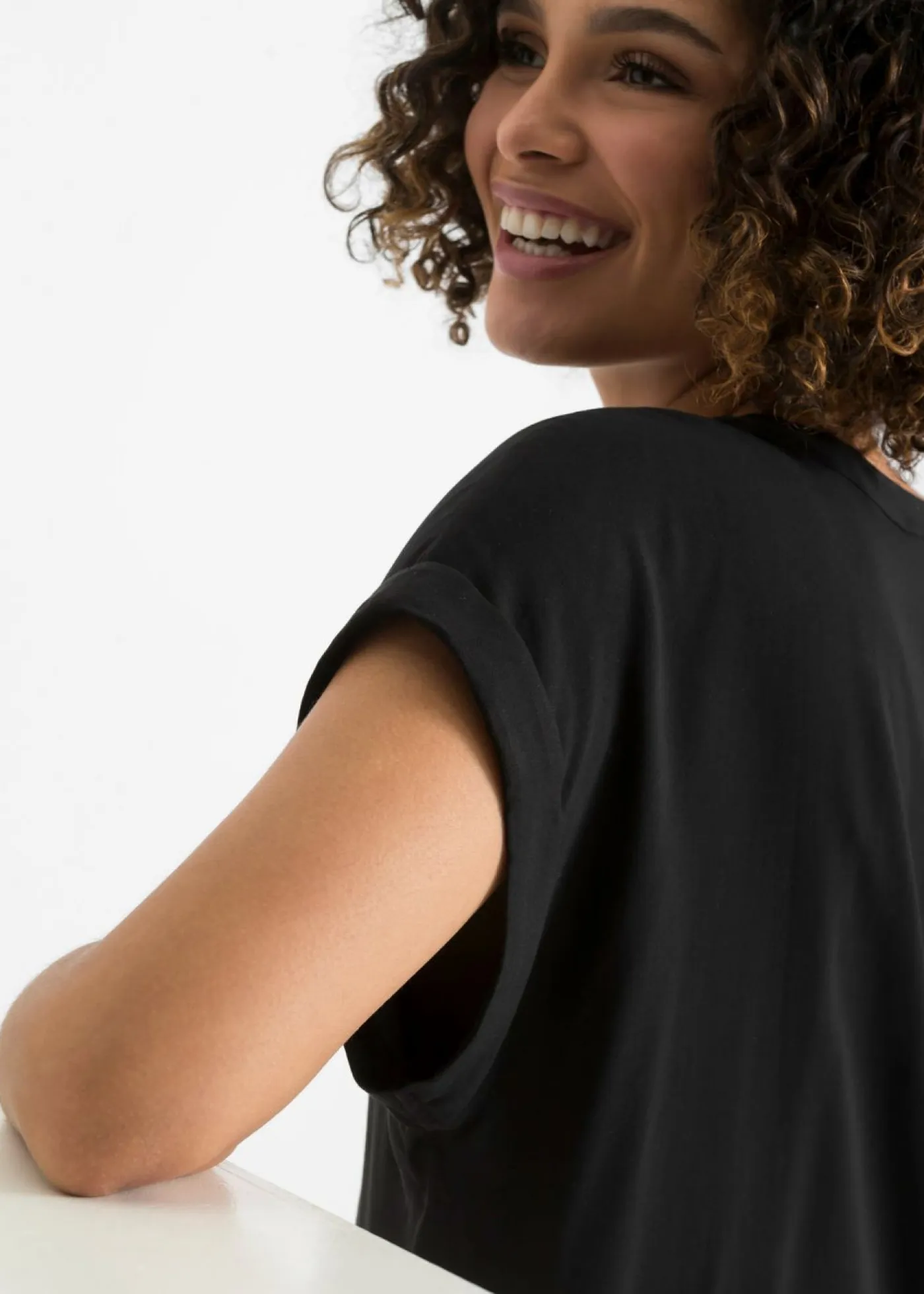 bonprix bonprix Camisas Y Blusas>Blusa tipo túnica de viscosa pura Negro