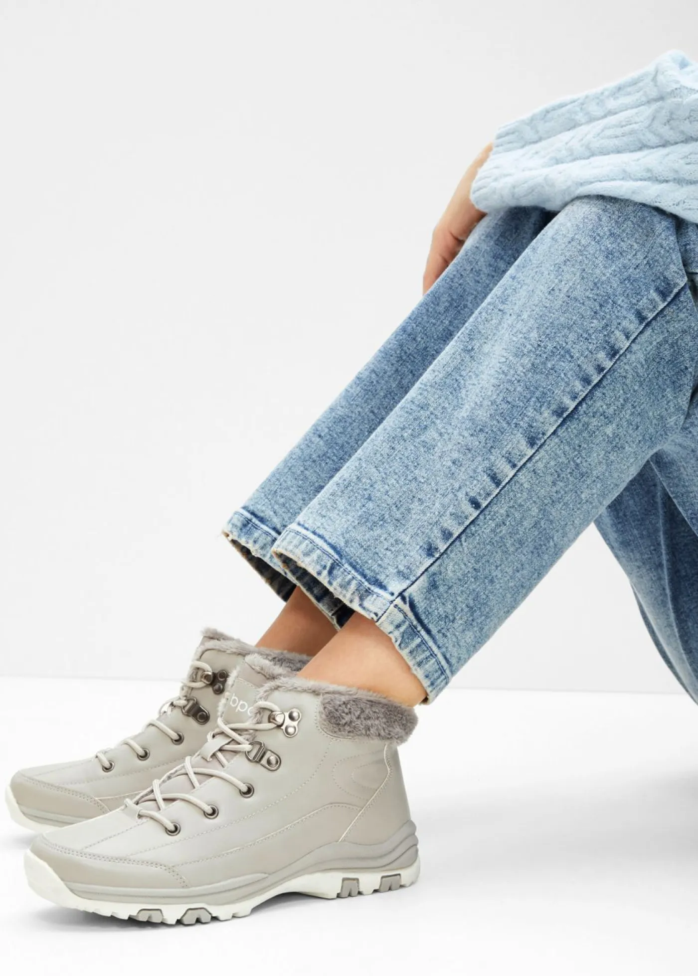 bonprix bonprix Tendencias·Zapatos Veganos|Botines De Nieve·Botas Con Cordones>Botas forradas con cordones Gris