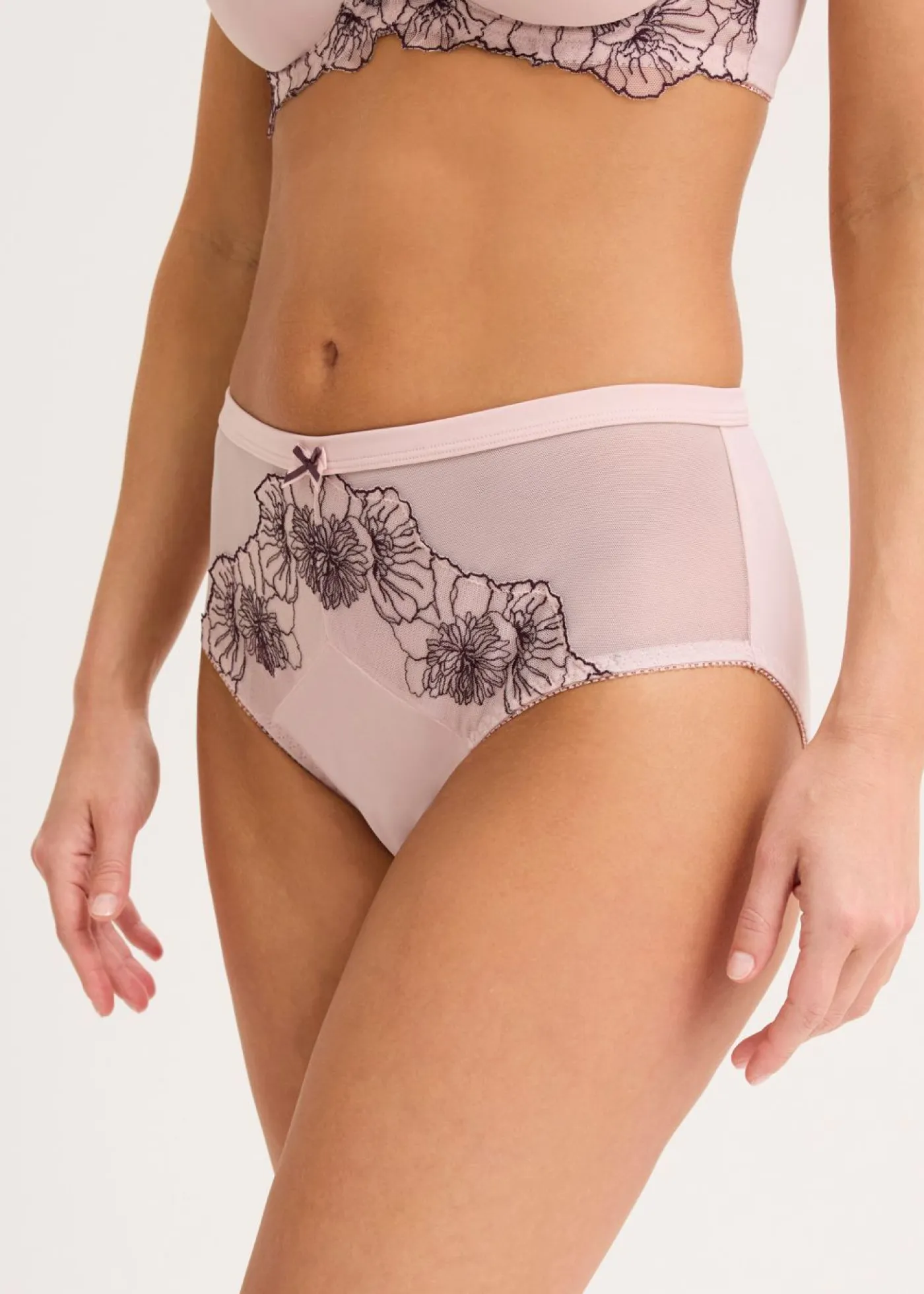 bonprix bonprix Lencería|Bragas>Braga con bordado delicado rosa mate-baya