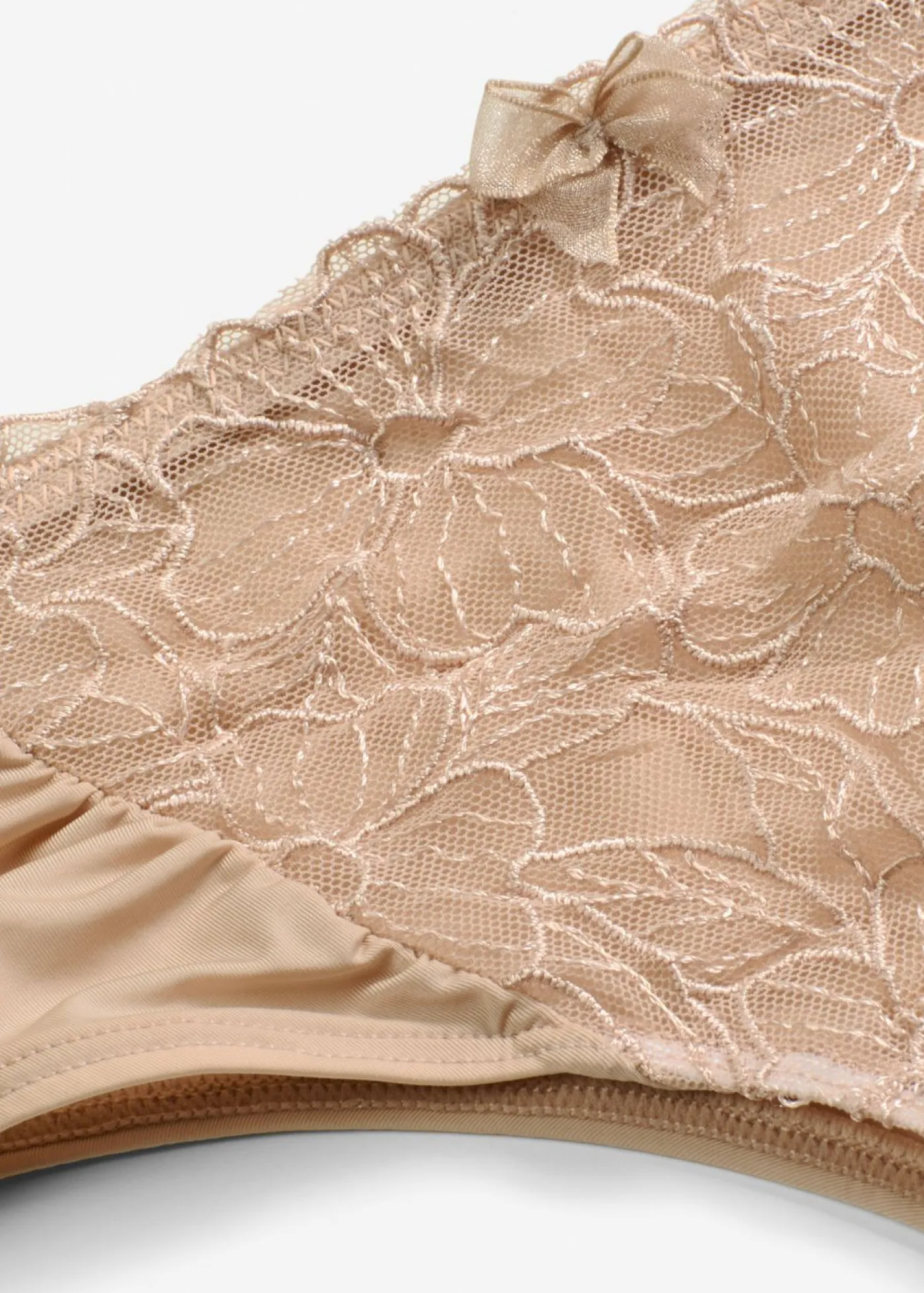 bonprix bonprix Lencería|Bragas>Braguita brasileña con bordado de flores Beige tiza