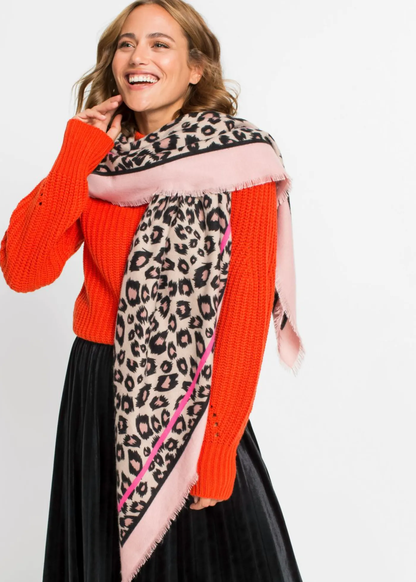 bonprix bonprix Bufandas Y Pañuelos>Bufanda Rosa con estampado de leopardo