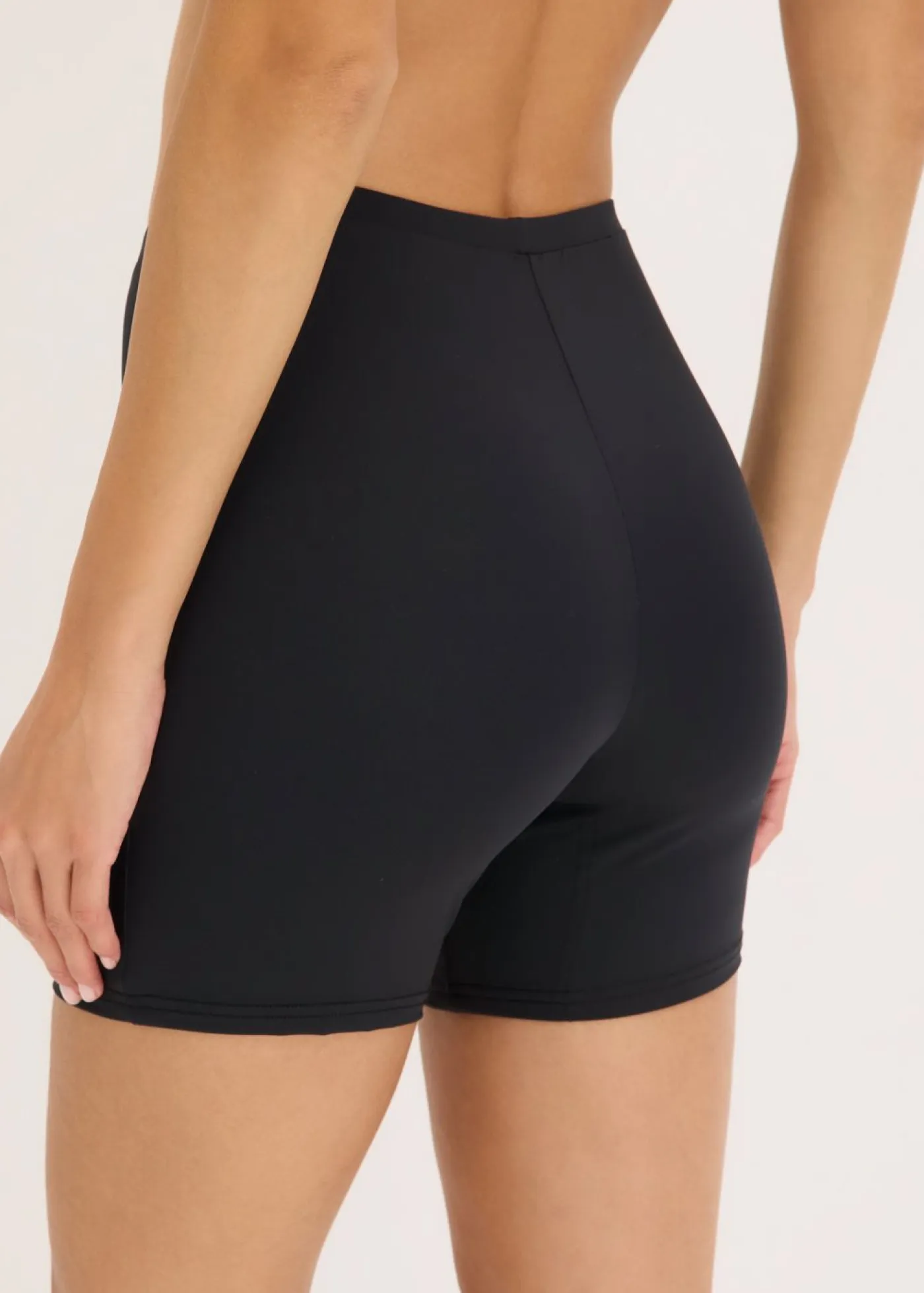 bonprix bonprix Bragas>Bóxers de largo medio y tiro alto (4 unidades) Blanco+negro