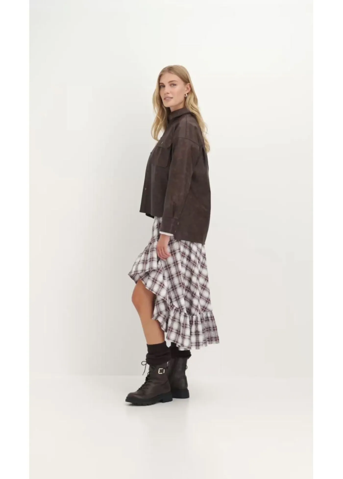 bonprix bonprix Camisas Y Blusas>Camisa de piel sintética con efecto desgastado Marrón oscuro