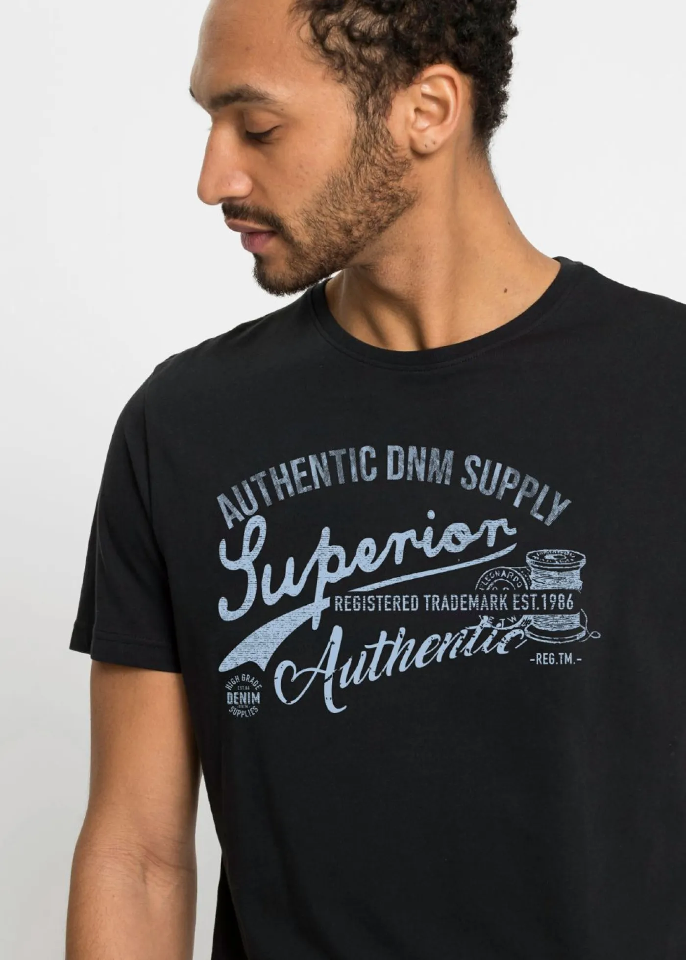 bonprix John Baner JEANSWEAR Camisetas Y Polos>Camiseta (2 unidades) Negro-gris claro jaspeado estampado