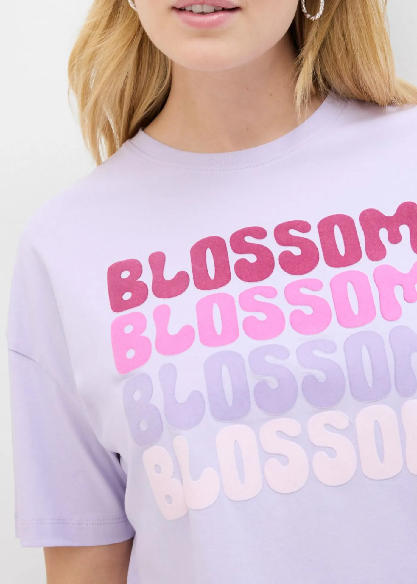 bonprix bonprix Camisetas>Camiseta boxy oversize de algodón orgánico Lila pastel estampado