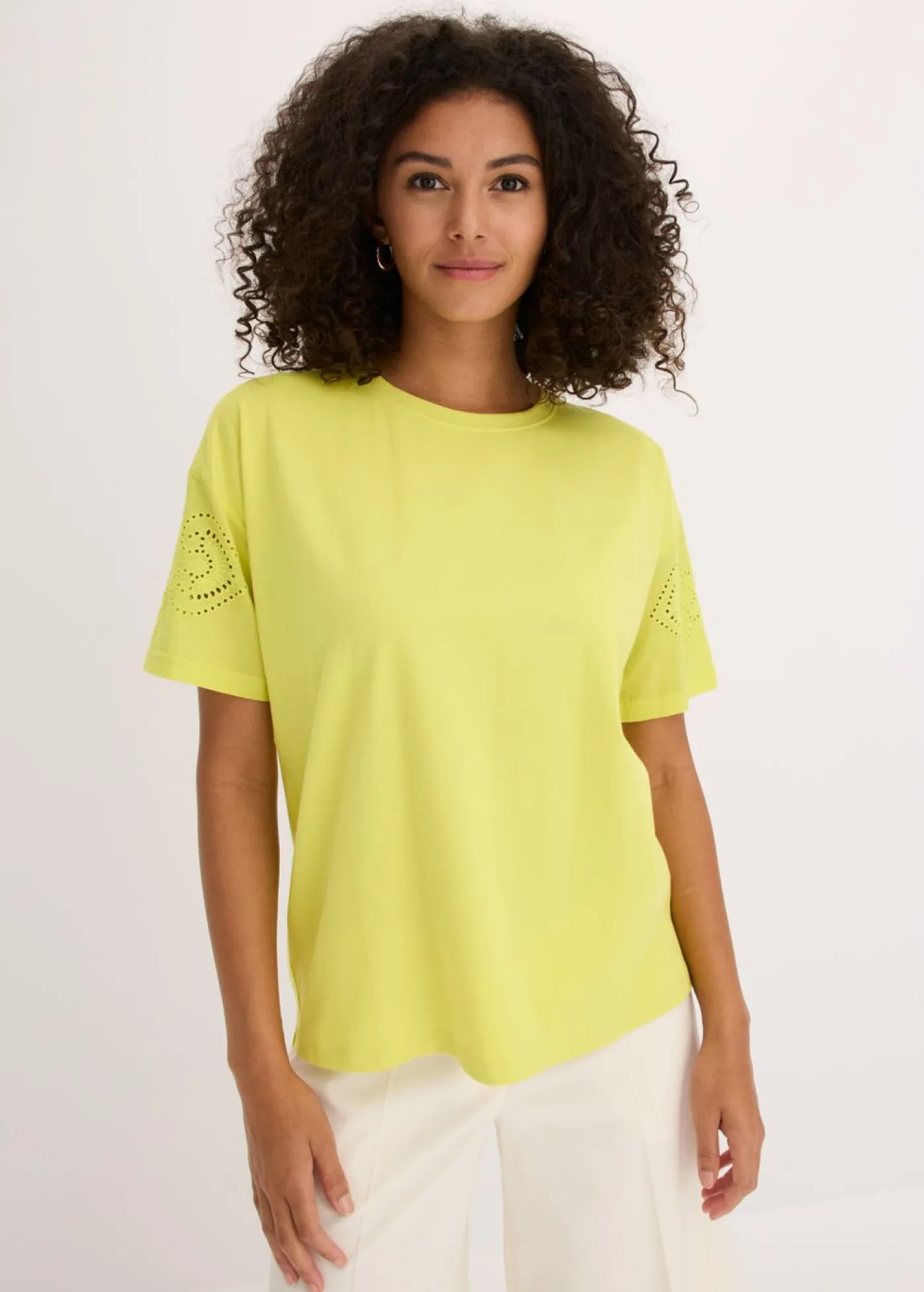 bonprix bonprix Camisetas>Camiseta con bordado calado Amarillo cítrico