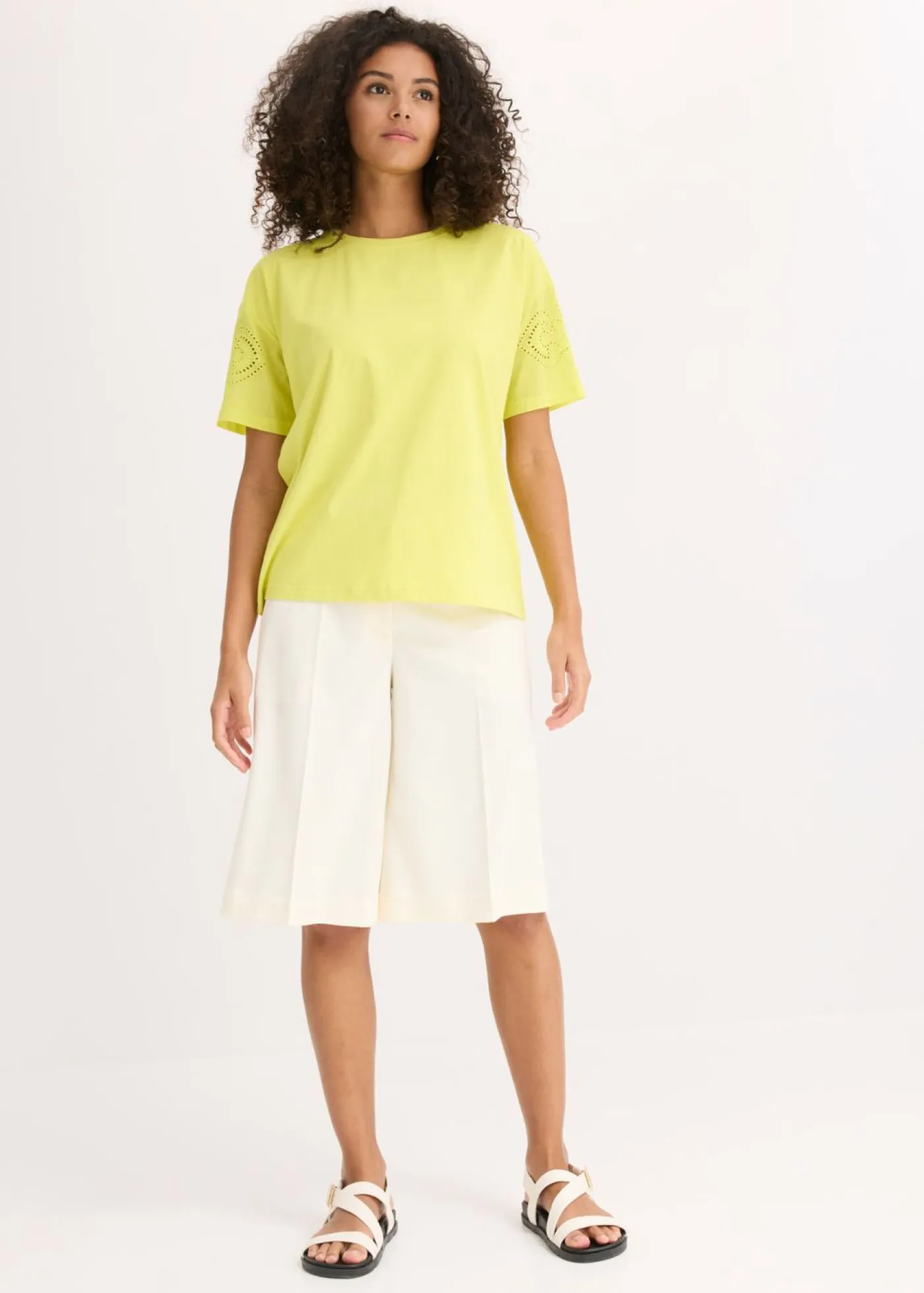 bonprix bonprix Camisetas>Camiseta con bordado calado Amarillo cítrico