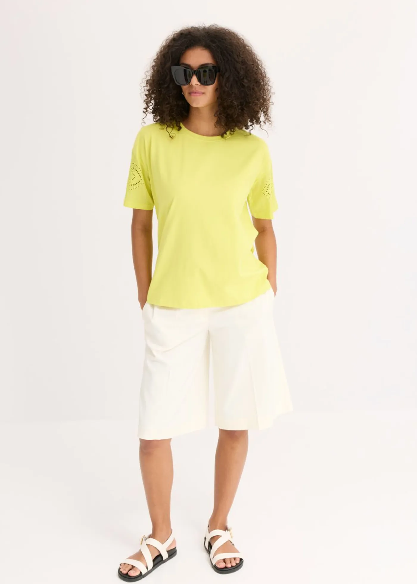 bonprix bonprix Camisetas>Camiseta con bordado calado Amarillo cítrico