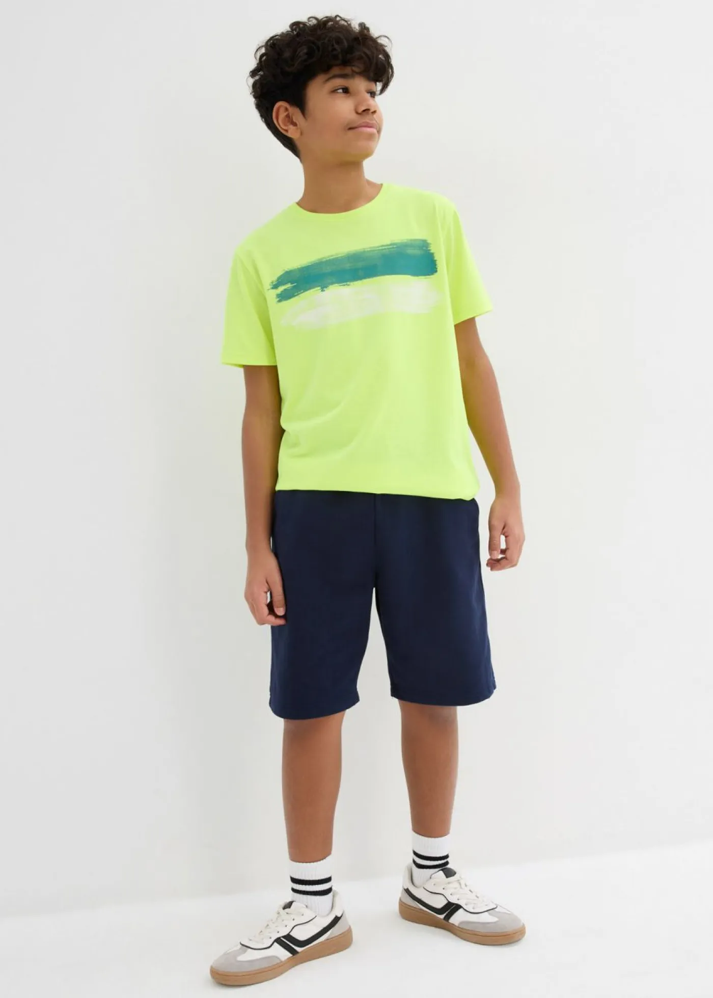 Niños bonprix bonprix Camiseta con colores de moda