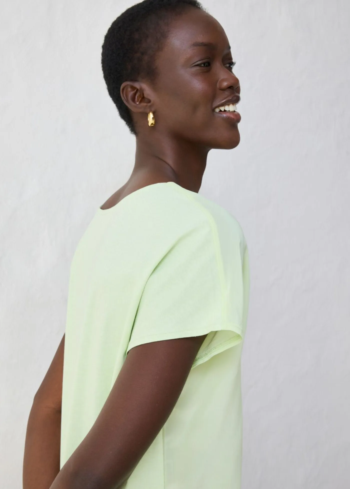 bonprix bonprix Premium|Camisetas>Camiseta con contenido de seda e inserto de tejido verde tiza