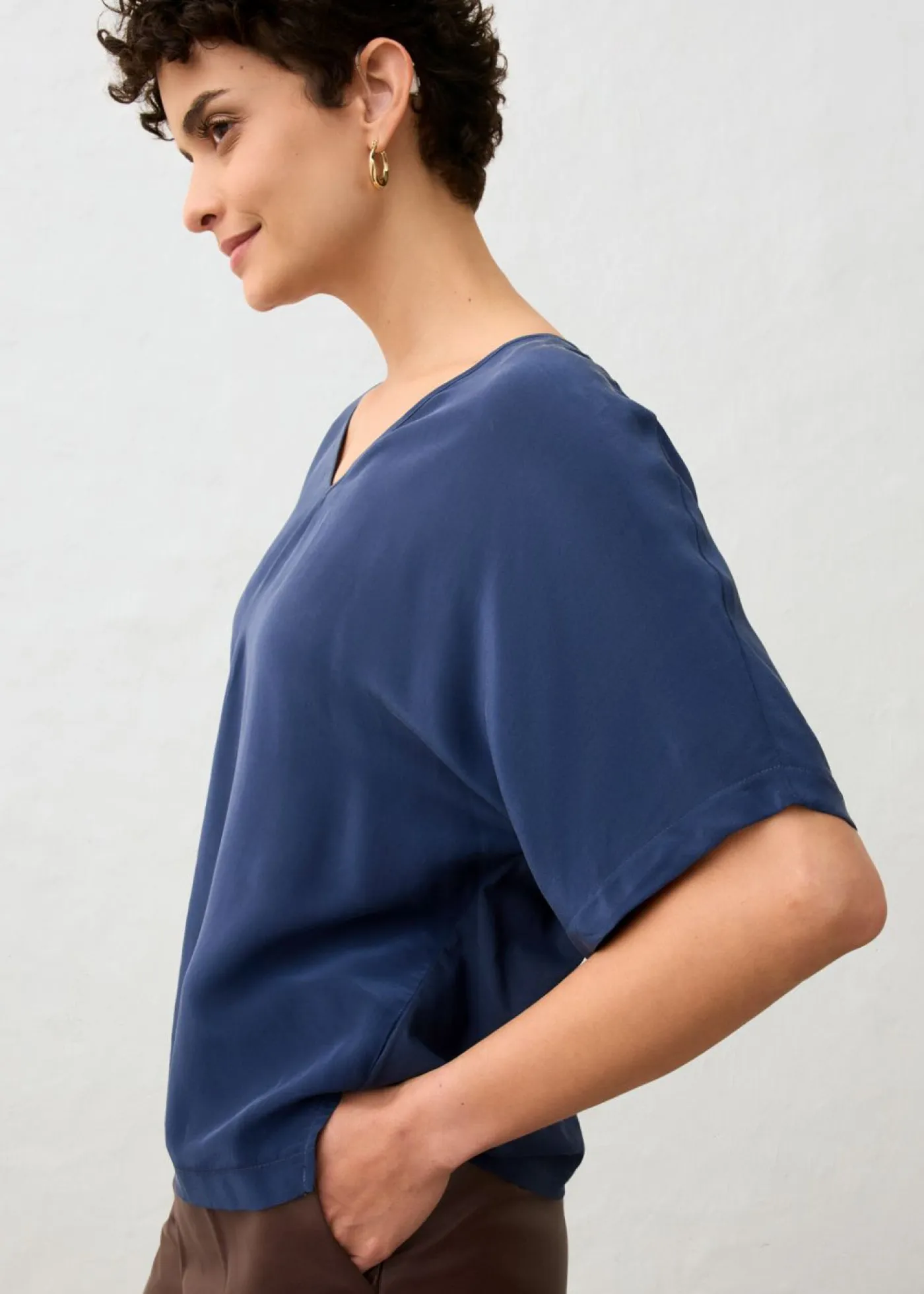 bonprix bonprix Premium|Camisetas>Camiseta con contenido de seda e inserto de tejido Azul marino