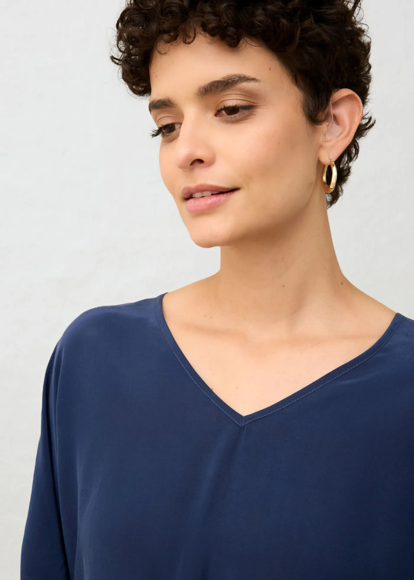 bonprix bonprix Premium|Camisetas>Camiseta con contenido de seda e inserto de tejido Azul marino