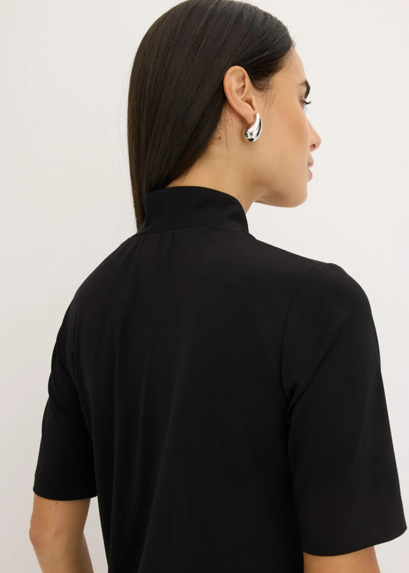 bonprix bonprix Camisetas|Novedades>Camiseta con cuello chimenea Negro