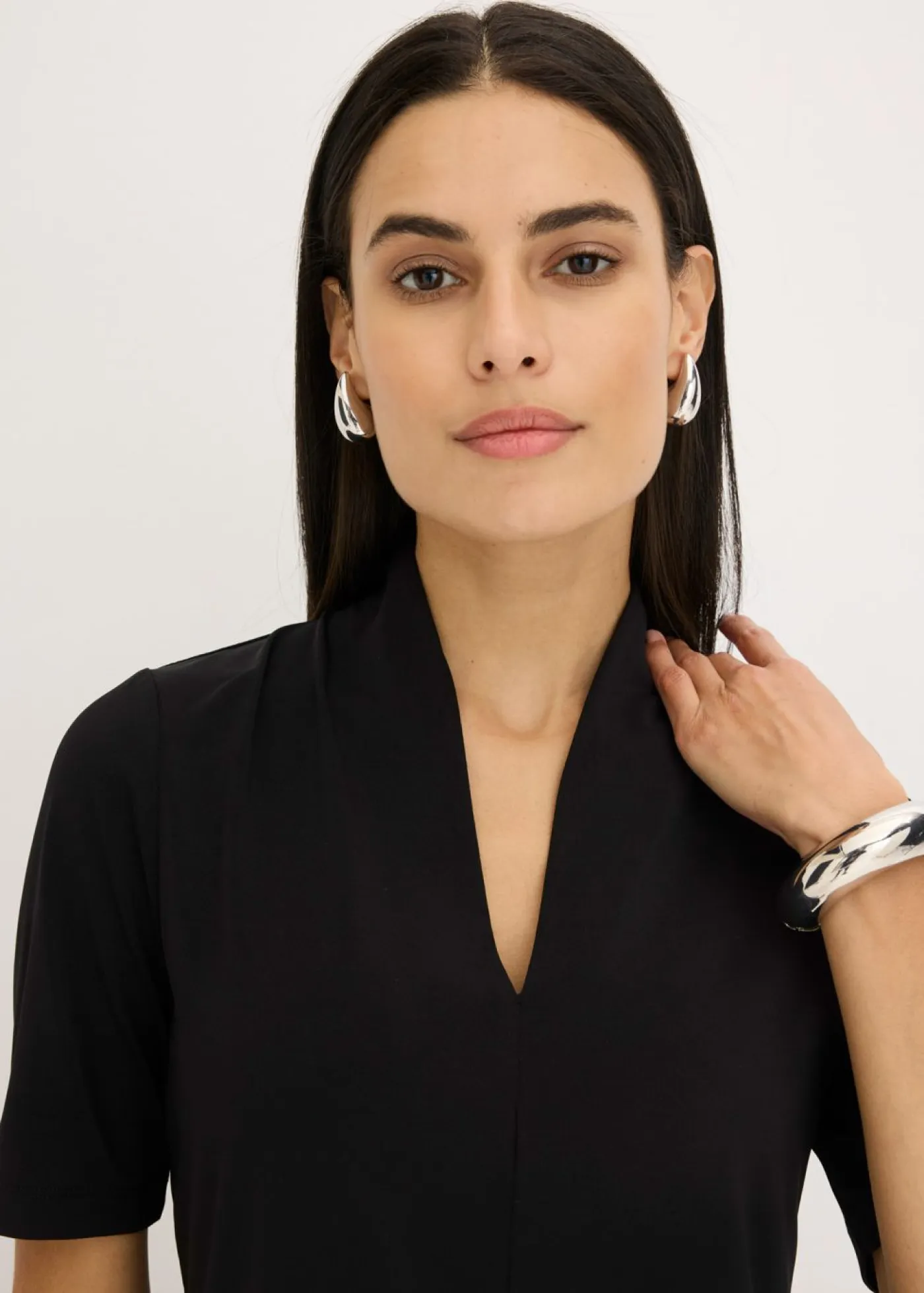 bonprix bonprix Camisetas|Novedades>Camiseta con cuello chimenea Negro