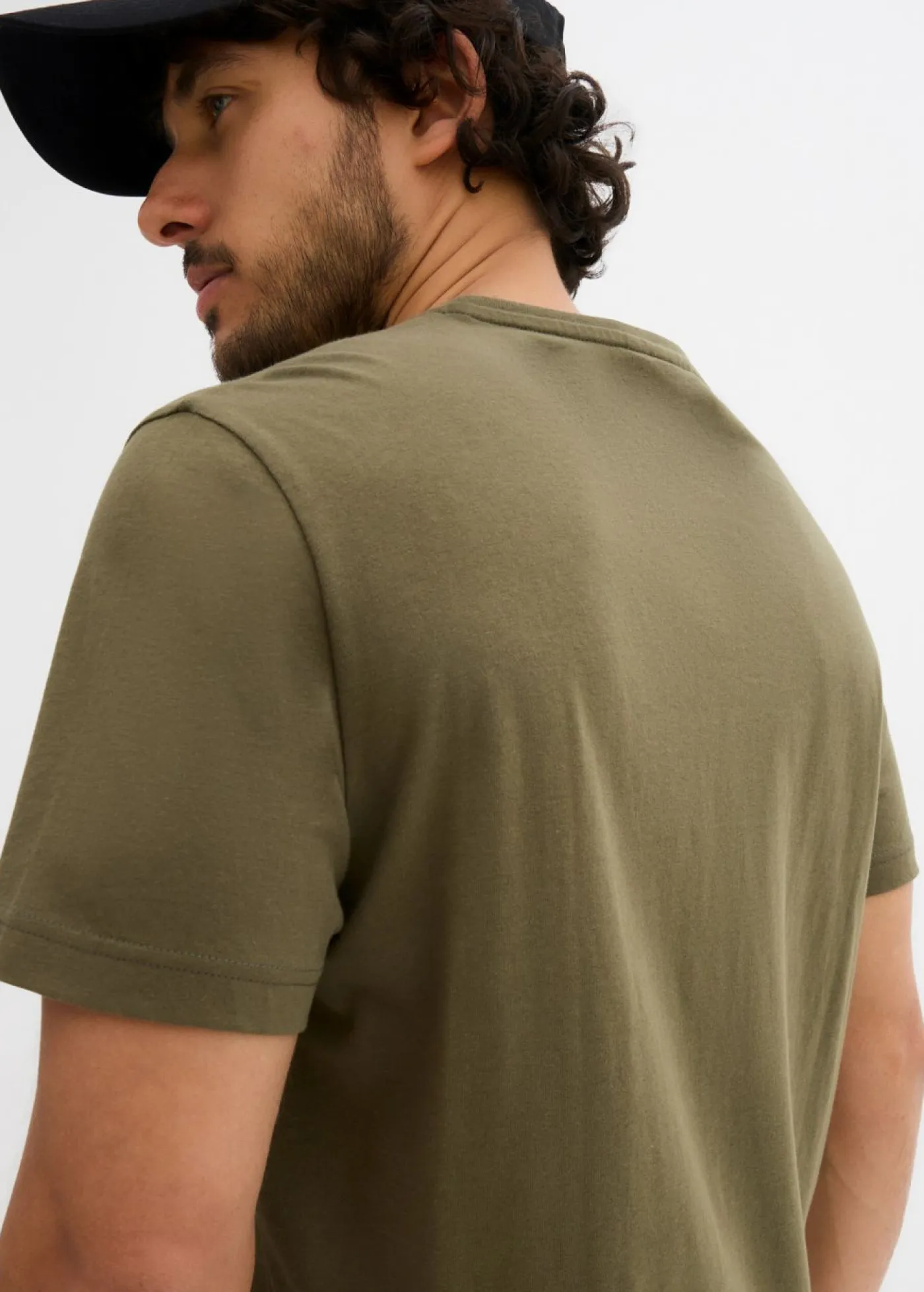 bonprix bonprix Básicos En Rebajas|Camisetas Y Polos>Camiseta con cuello en V (3 unidades) Verde aceite + verde oliva oscuro + antracita