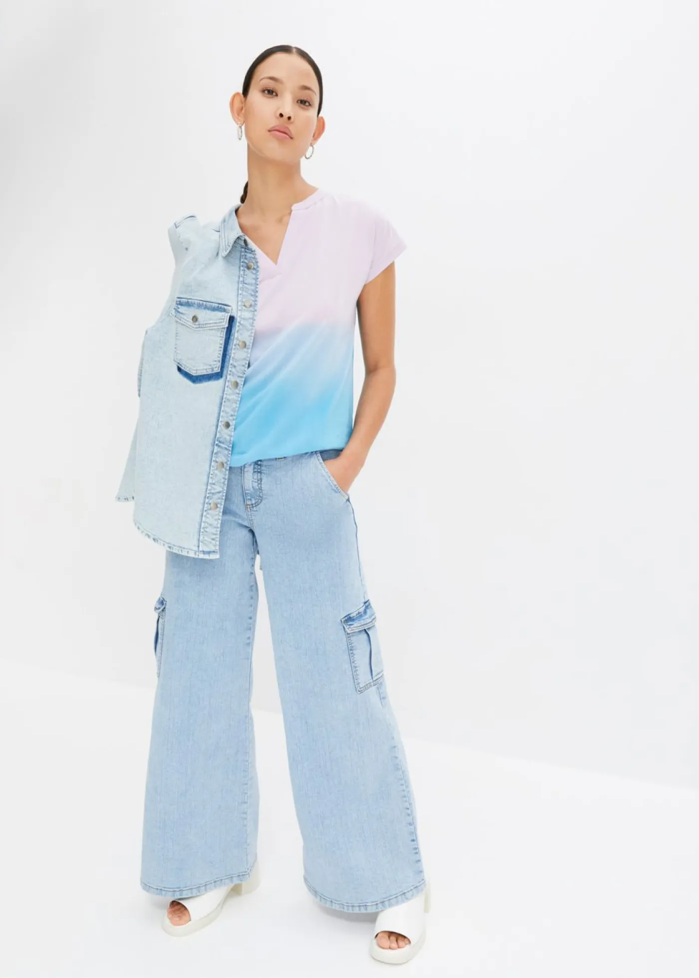 bonprix bonprix Camisetas>Camiseta con cuello henley y efecto ombré azul-lila