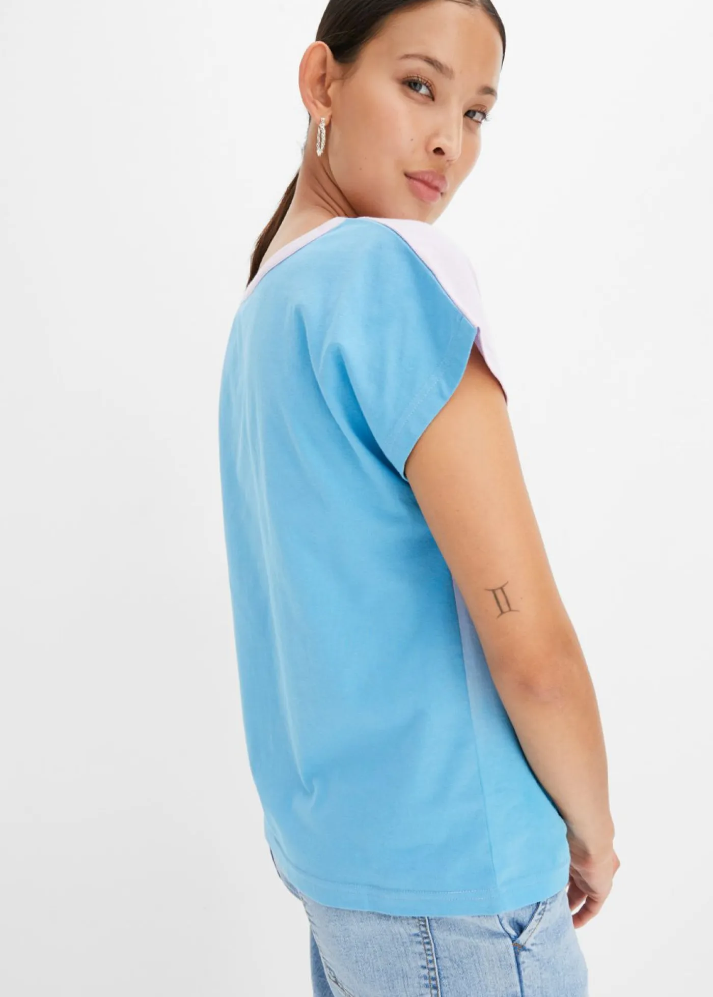 bonprix bonprix Camisetas>Camiseta con cuello henley y efecto ombré azul-lila