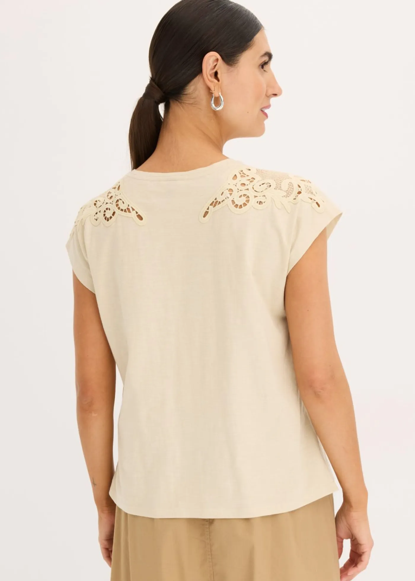 bonprix bonprix Camisetas>Camiseta con detalle de ganchillo Arena claro