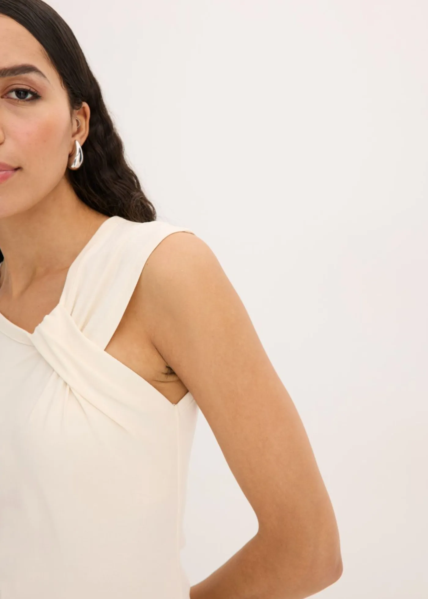 bonprix bonprix Camisetas>Camiseta con detalle de nudo Beige natural