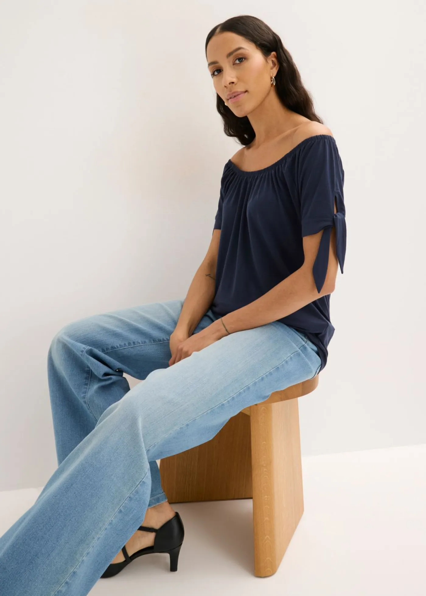 Mujer bonprix bonprix Camiseta con escote bañera y detalle de lazo