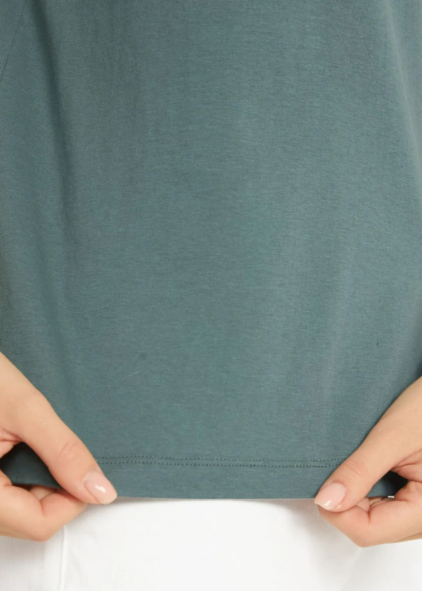 bonprix bonprix Camisetas|Novedades>Camiseta con escote decorativo Verde eucalipto