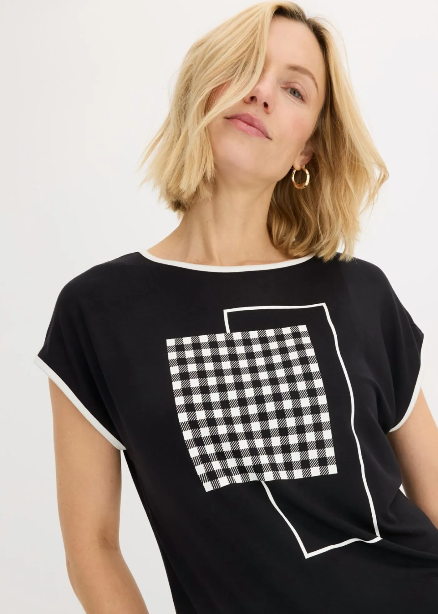 bonprix bonprix Camisetas>Camiseta con estampado colocado y ribete en contraste Negro-blanco lana