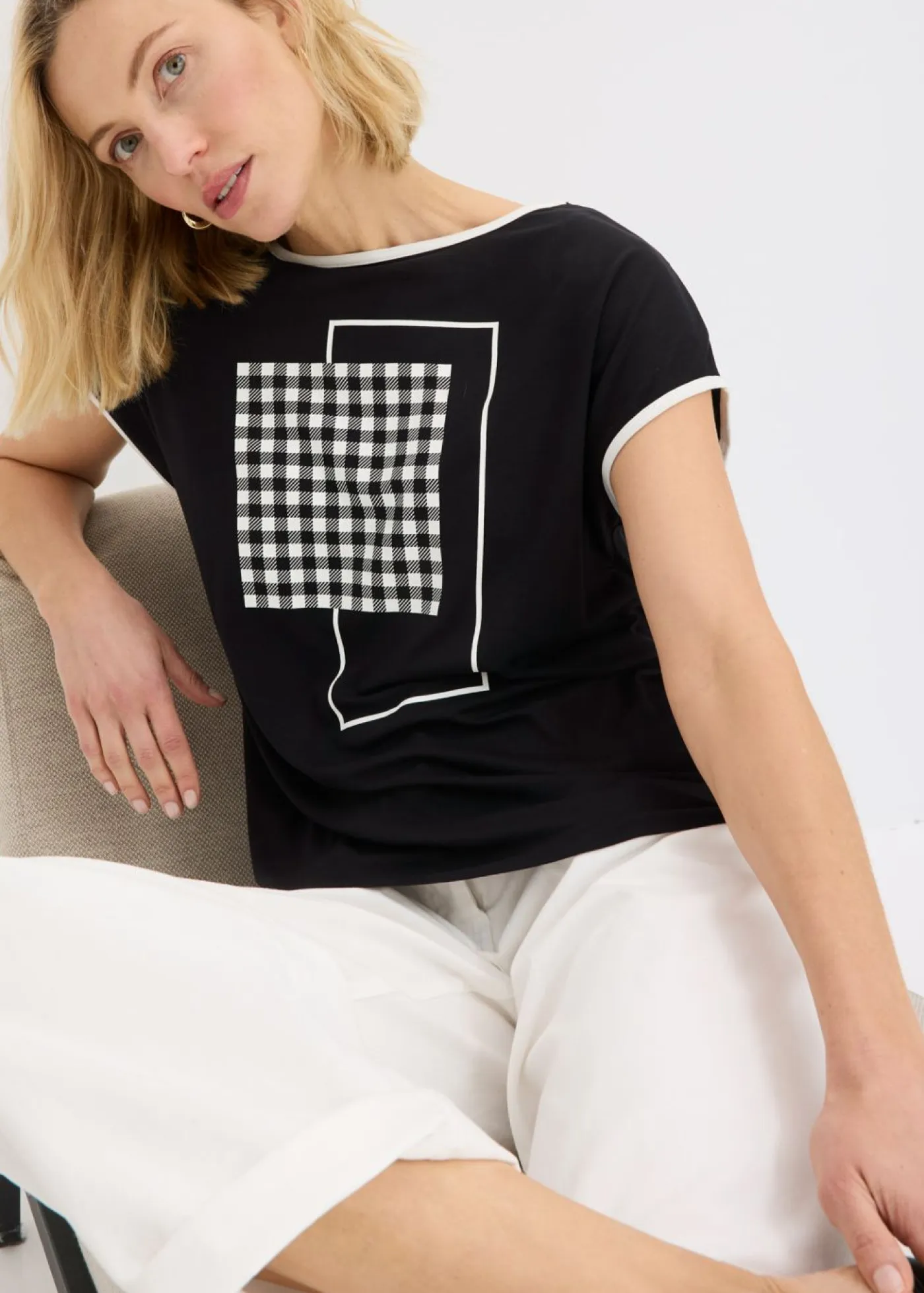 bonprix bonprix Camisetas>Camiseta con estampado colocado y ribete en contraste Negro-blanco lana