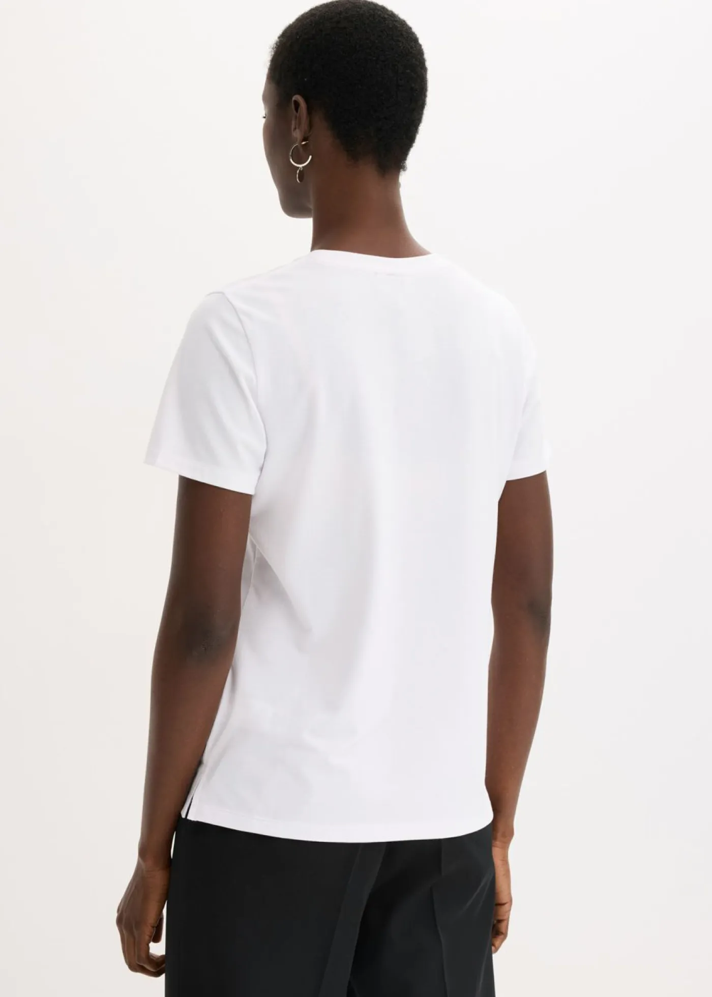 bonprix bonprix Camisetas>Camiseta con estampado de leopardo y purpurina estampado leo blanco-beige-negro-marrón grisáceo