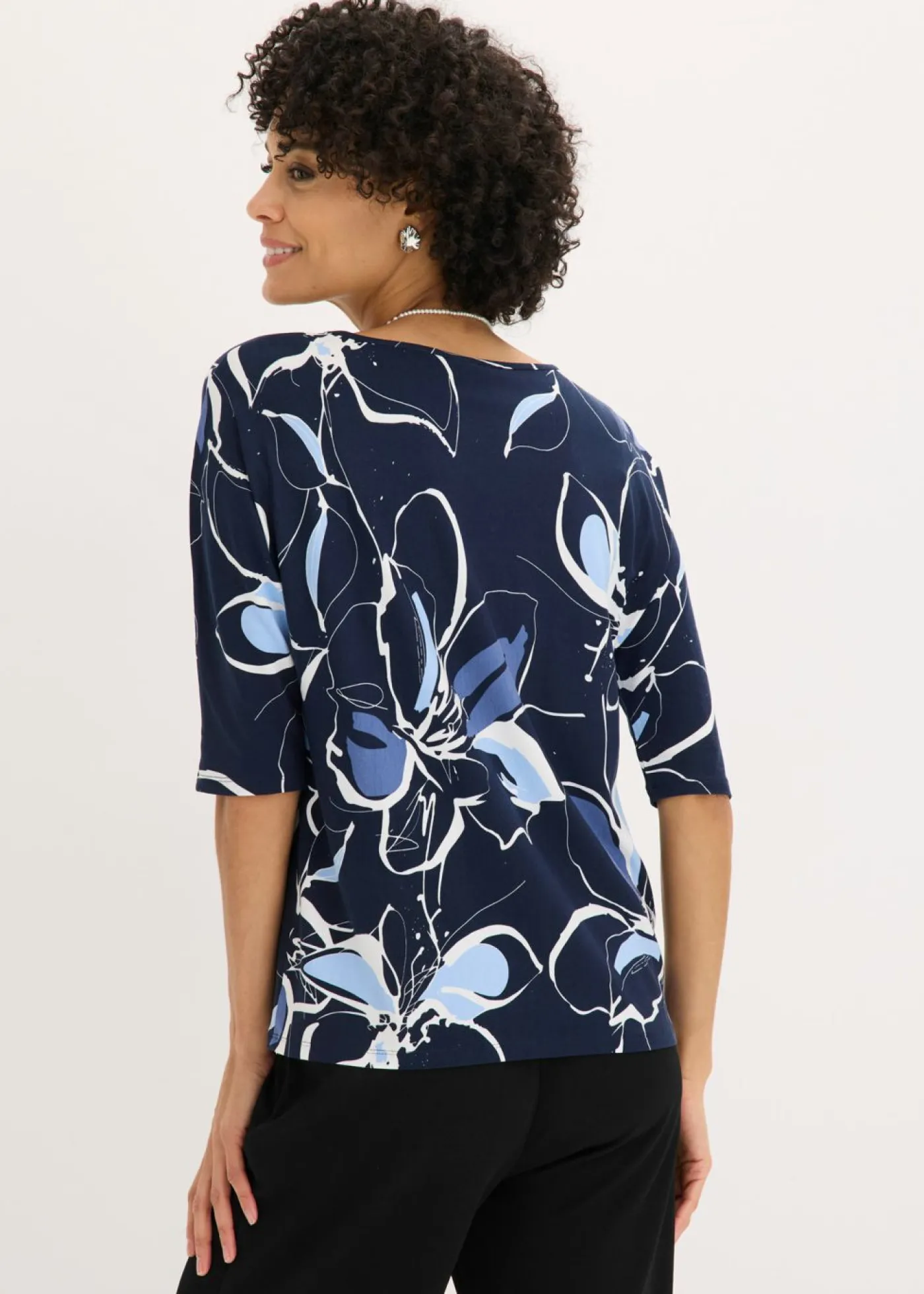 bonprix bonprix Camisetas|Novedades>Camiseta con estampado de flores Azul marino-blanco lana de flores