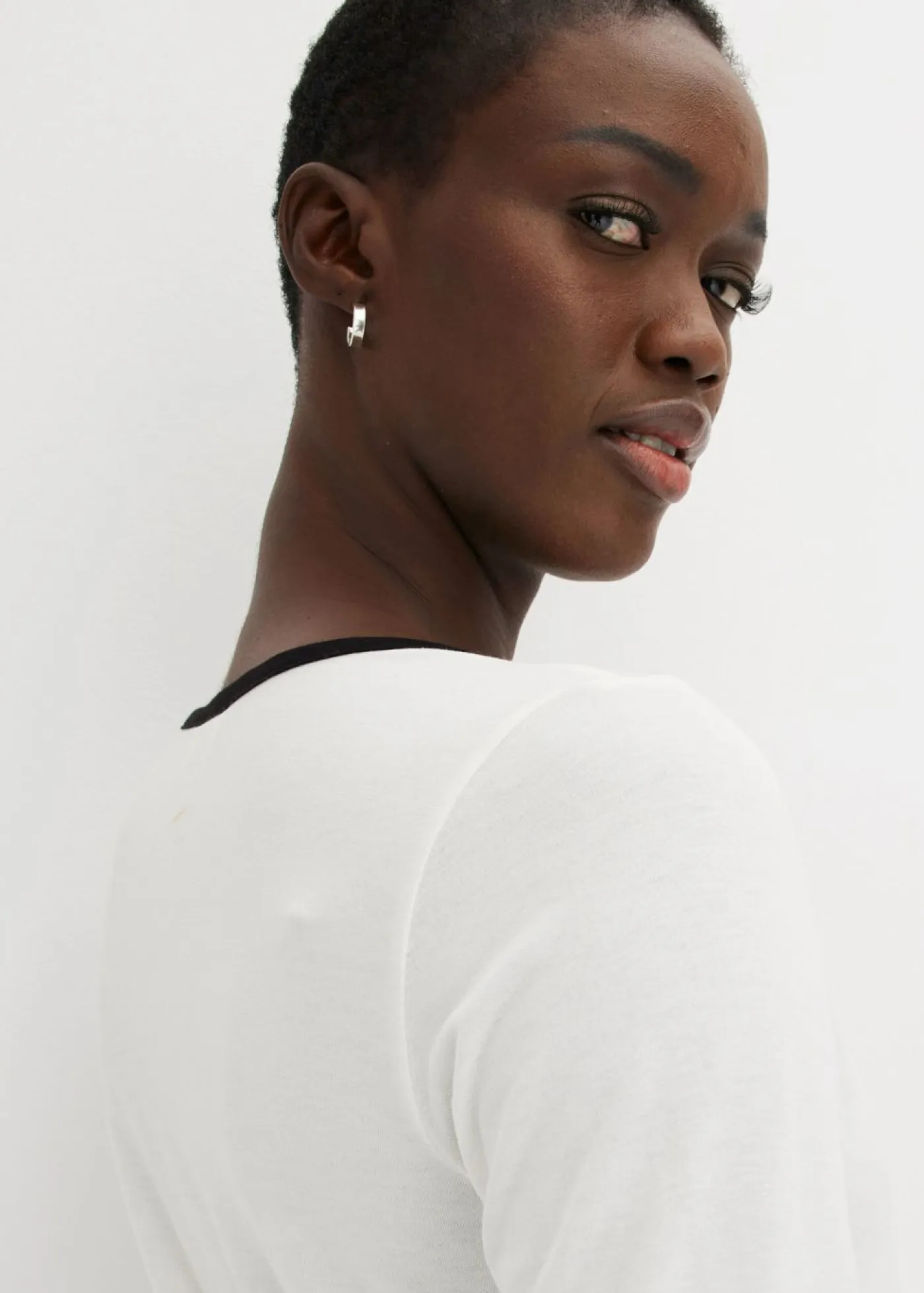 bonprix bonprix Camisetas>Camiseta con panel en contraste Blanco lana-negro