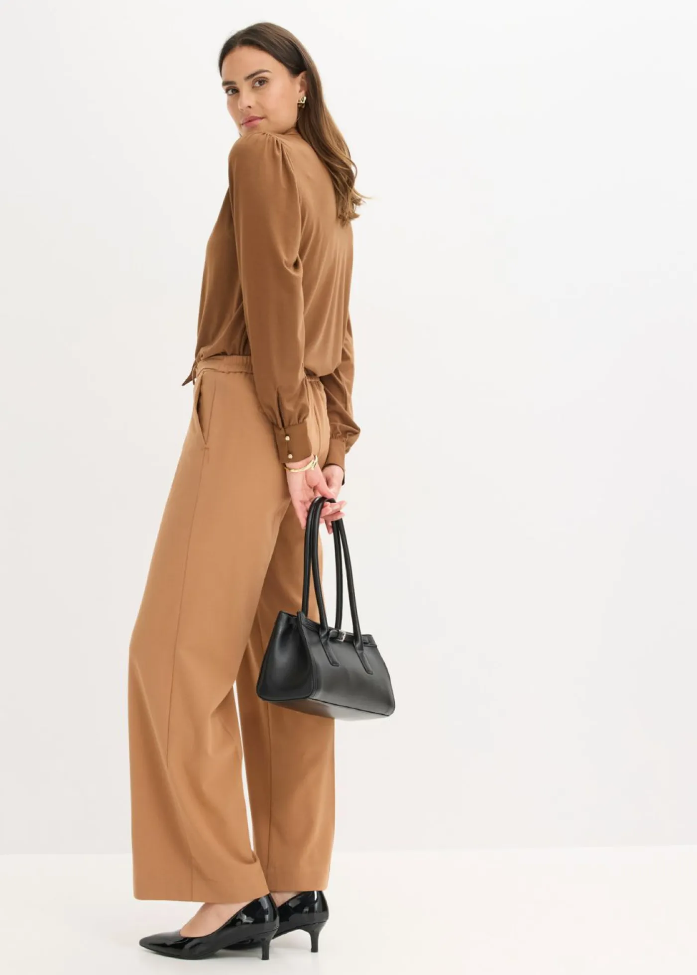 bonprix bonprix Camisetas>Camiseta con viscosa y lazo de satén marrón pimienta