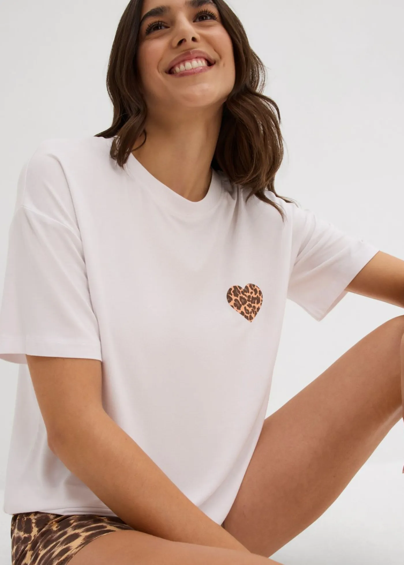 bonprix bonprix Camisetas>Camiseta corta con hombros caídos Blanco-beige