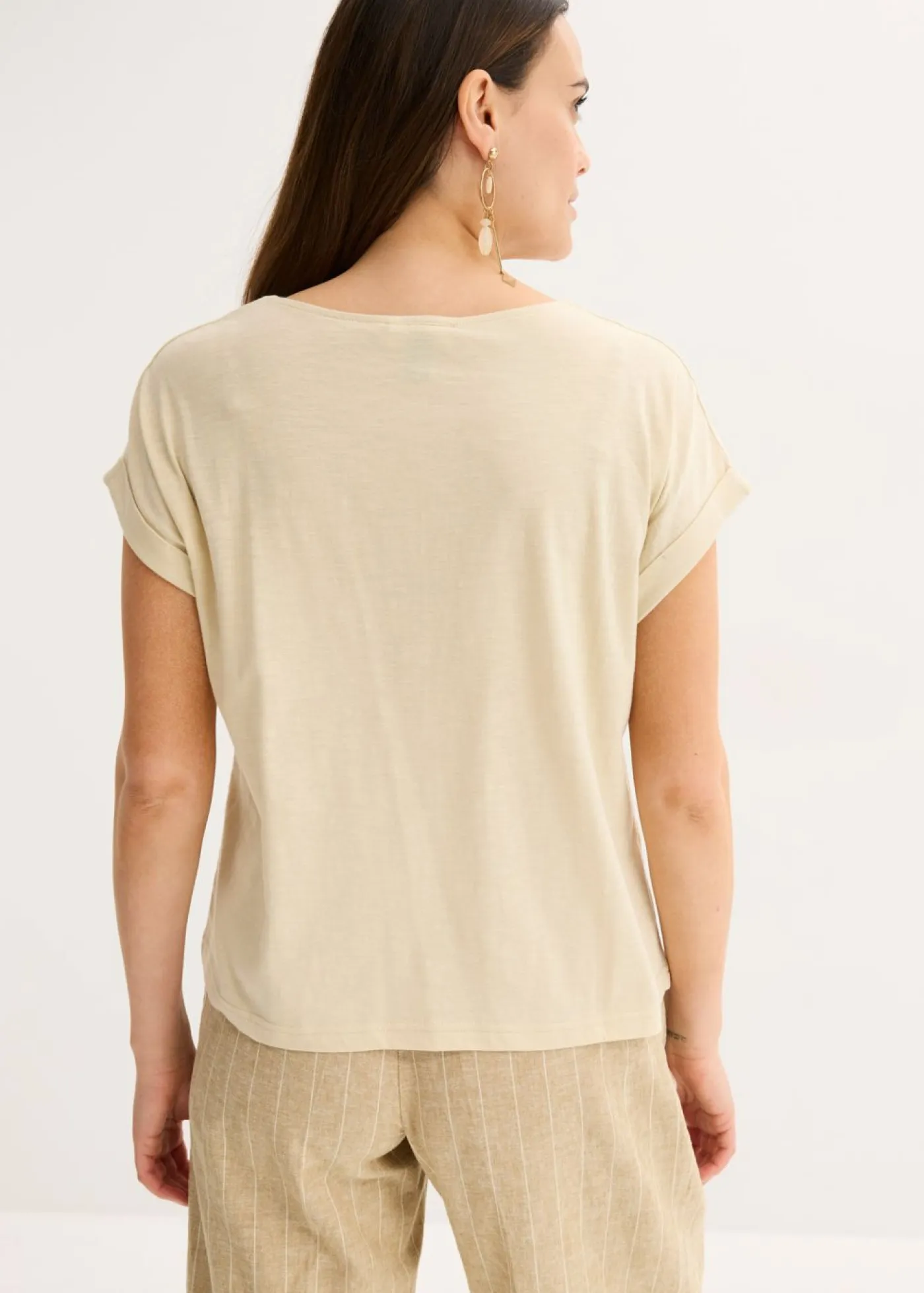 bonprix bonprix Camisetas>Camiseta de algodón con aplicación de tachuelas Arena claro