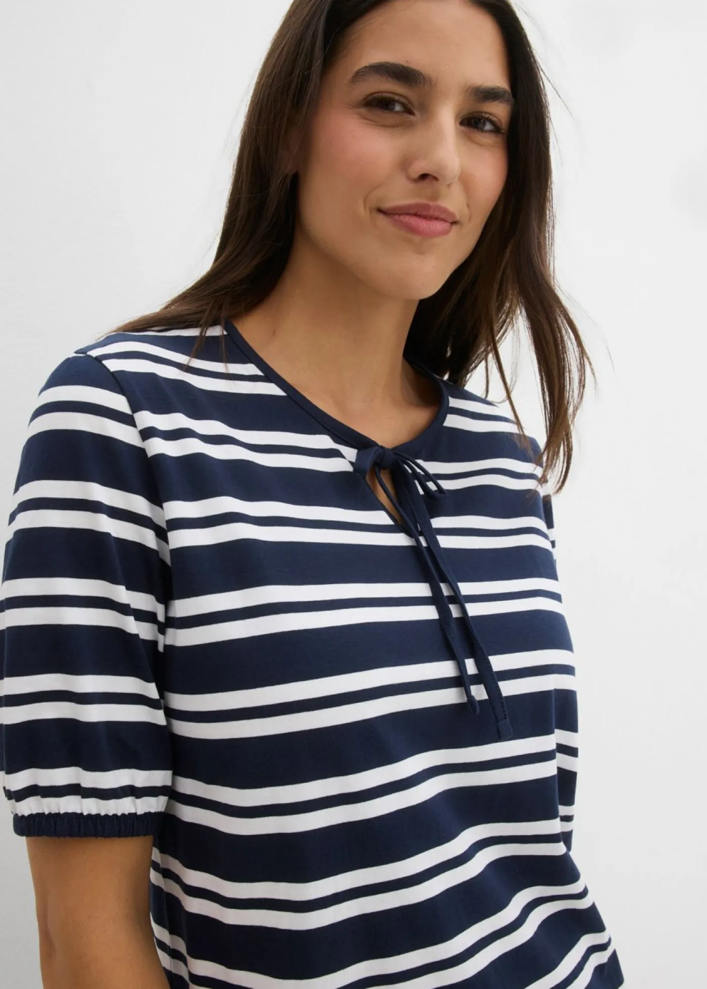 bonprix bonprix Camisetas|Novedades>Camiseta de algodón orgánico puro azul marino-blanco con rayas