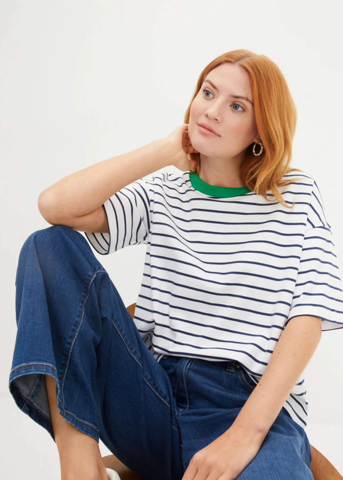 bonprix bonprix Camisetas|Novedades>Camiseta de algodón orgánico puro Blanco-azul almirante-verde hierba de rayas