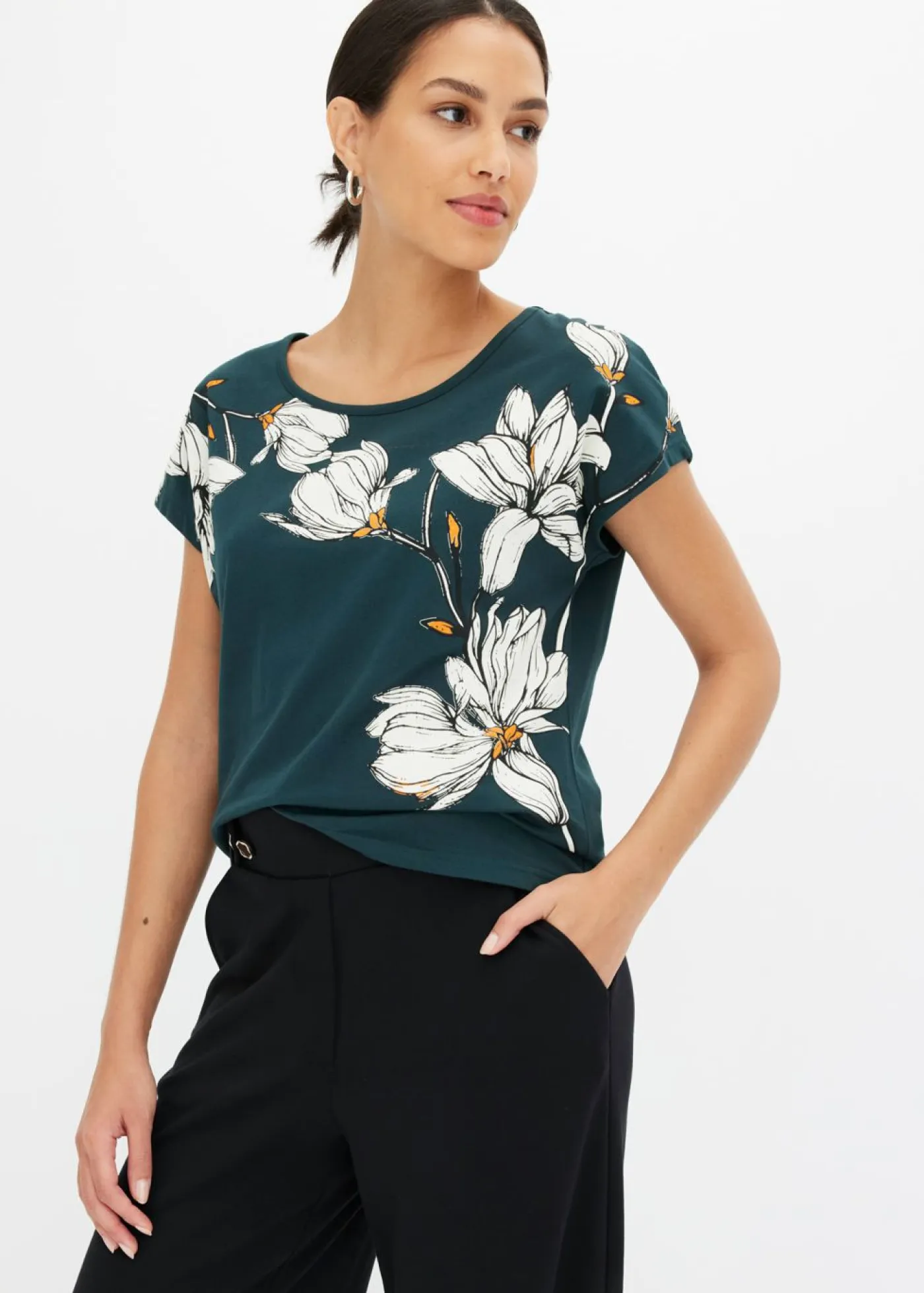bonprix bonprix Camisetas>Camiseta de algodón orgánico con estampado de flores Verde intenso