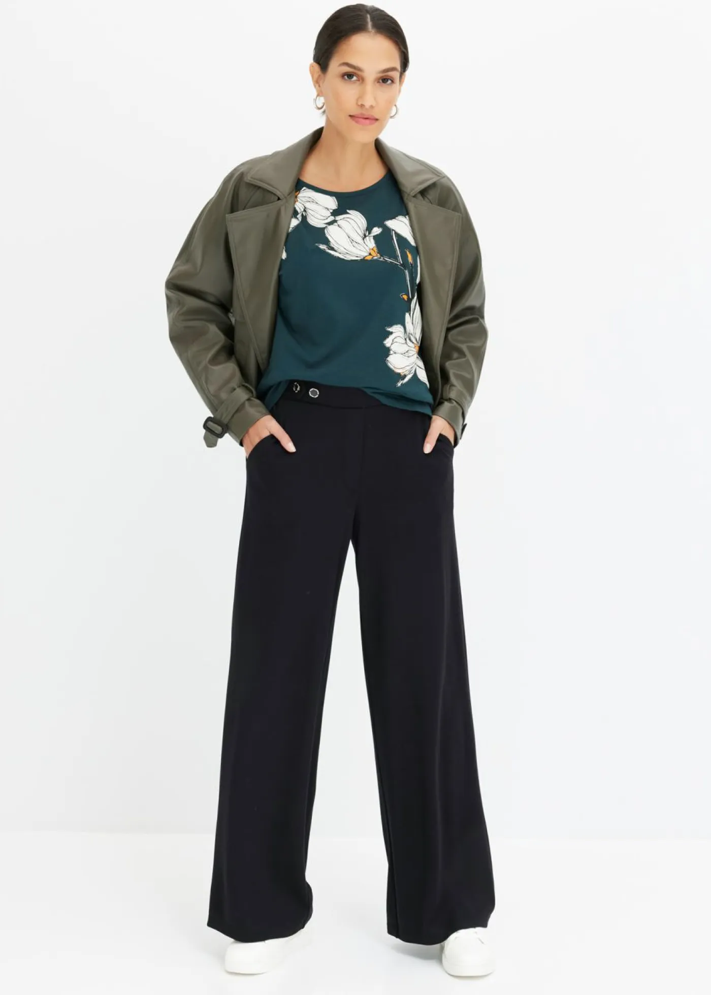 bonprix bonprix Camisetas>Camiseta de algodón orgánico con estampado de flores Verde intenso