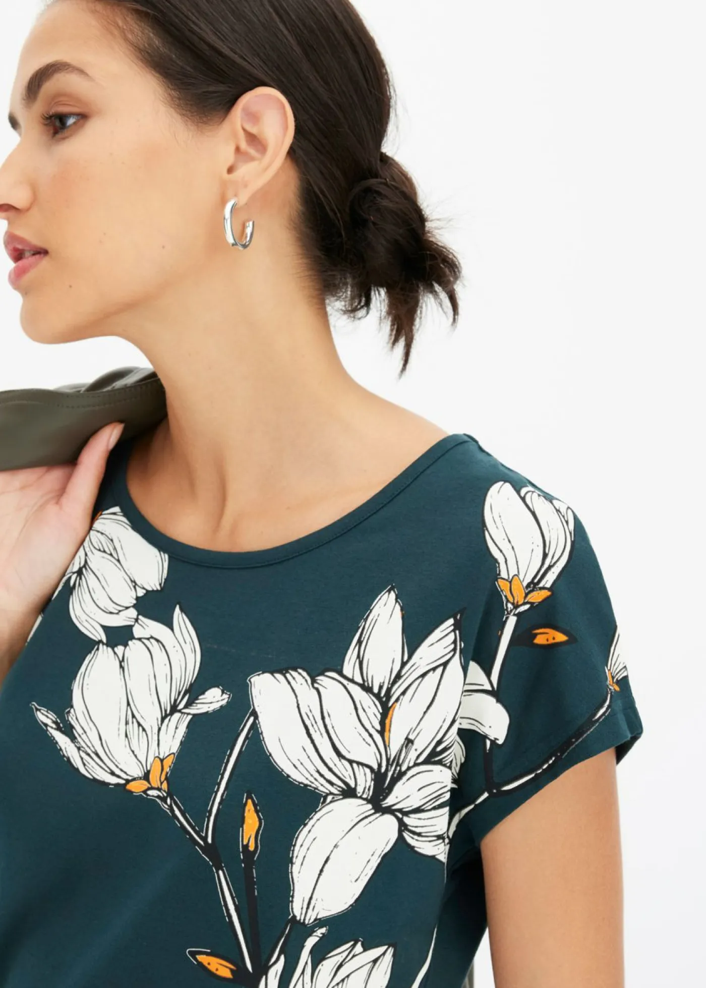 bonprix bonprix Camisetas>Camiseta de algodón orgánico con estampado de flores Verde intenso