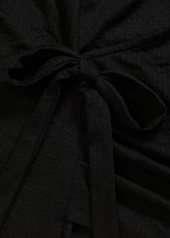 bonprix bonprix Camisetas>Camiseta de crepé de punto con aspecto cruzado Negro